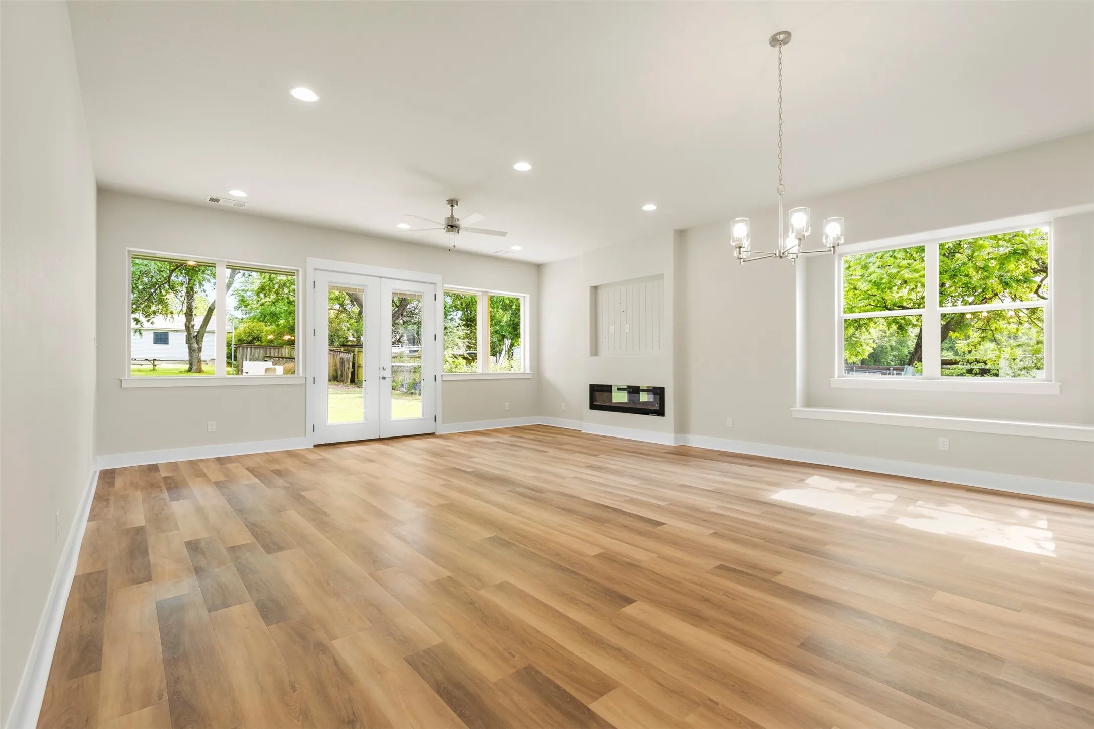 Single Family Residence For Sale in Grayson County , 710 E Mcgee Street, Sherman, Texas 75090, 3 Bedroom, 2 Bathroom, 2 Garage spaces, 1,826 Sqft, built in 2026, New Construction - Complete, mls#21191219, Real Estate Agent in Sherman, Homes For Sale in Grayson county, Homes For Sale in Sherman, Realtor in Sherman Texas, Real Estate Brokerage Independent Realty Texas, Luminita Cordes Realtor