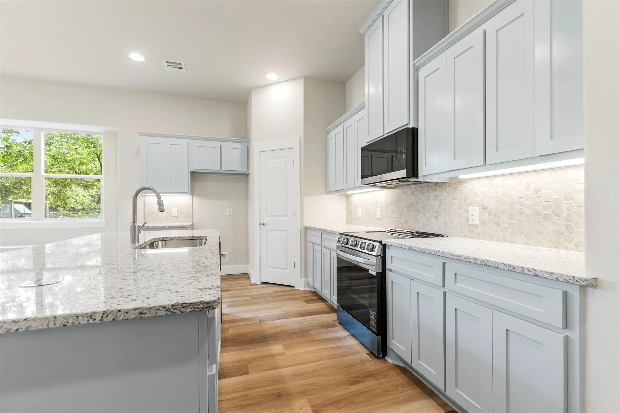 Single Family Residence For Sale in Grayson County , 710 E Mcgee Street, Sherman, Texas 75090, 3 Bedroom, 2 Bathroom, 2 Garage spaces, 1,826 Sqft, built in 2026, New Construction - Complete, mls#21191219, Real Estate Agent in Sherman, Homes For Sale in Grayson county, Homes For Sale in Sherman, Realtor in Sherman Texas, Real Estate Brokerage Independent Realty Texas, Luminita Cordes Realtor