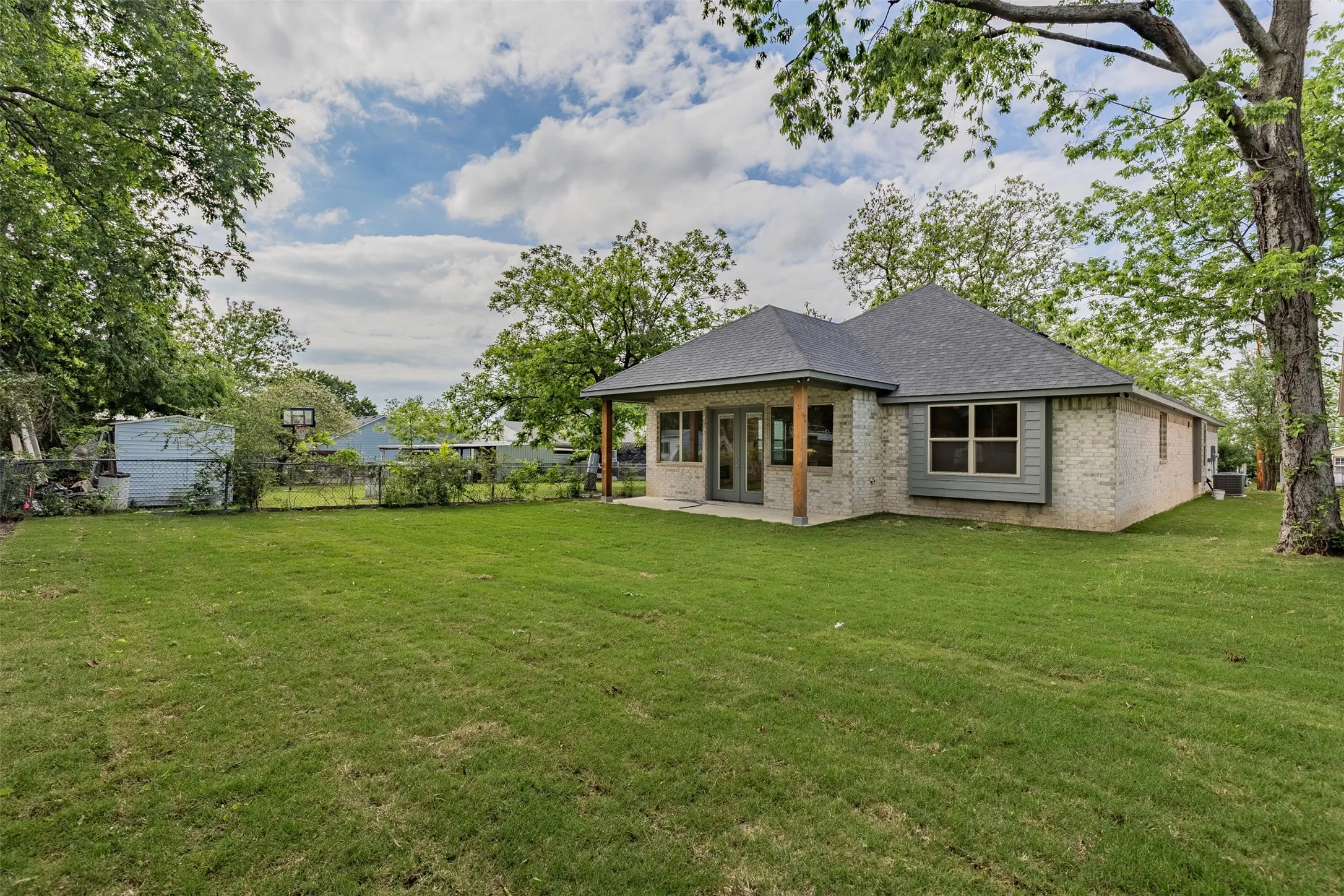 Single Family Residence For Sale in Grayson County , 710 E Mcgee Street, Sherman, Texas 75090, 3 Bedroom, 2 Bathroom, 2 Garage spaces, 1,826 Sqft, built in 2026, New Construction - Complete, mls#21191219, Real Estate Agent in Sherman, Homes For Sale in Grayson county, Homes For Sale in Sherman, Realtor in Sherman Texas, Real Estate Brokerage Independent Realty Texas, Luminita Cordes Realtor