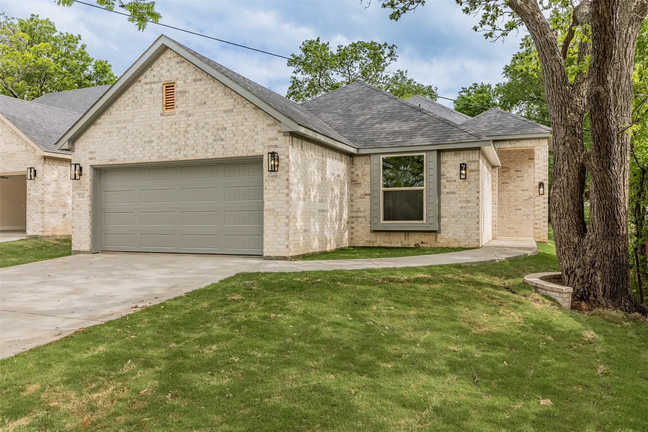 Single Family Residence For Sale in Grayson County , 710 E Mcgee Street, Sherman, Texas 75090, 3 Bedroom, 2 Bathroom, 2 Garage spaces, 1,826 Sqft, built in 2026, New Construction - Complete, mls#21191219, Real Estate Agent in Sherman, Homes For Sale in Grayson county, Homes For Sale in Sherman, Realtor in Sherman Texas, Real Estate Brokerage Independent Realty Texas, Luminita Cordes Realtor