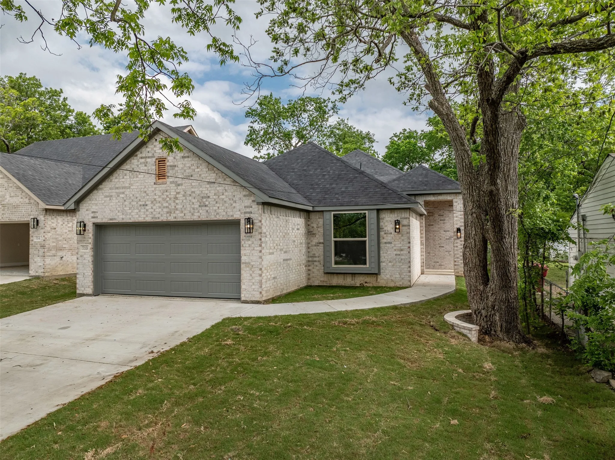 Single Family Residence For Sale in Grayson County , 710 E Mcgee Street, Sherman, Texas 75090, 3 Bedroom, 2 Bathroom, 2 Garage spaces, 1,826 Sqft, built in 2026, New Construction - Complete, mls#21191219, Real Estate Agent in Sherman, Homes For Sale in Grayson county, Homes For Sale in Sherman, Realtor in Sherman Texas, Real Estate Brokerage Independent Realty Texas, Luminita Cordes Realtor