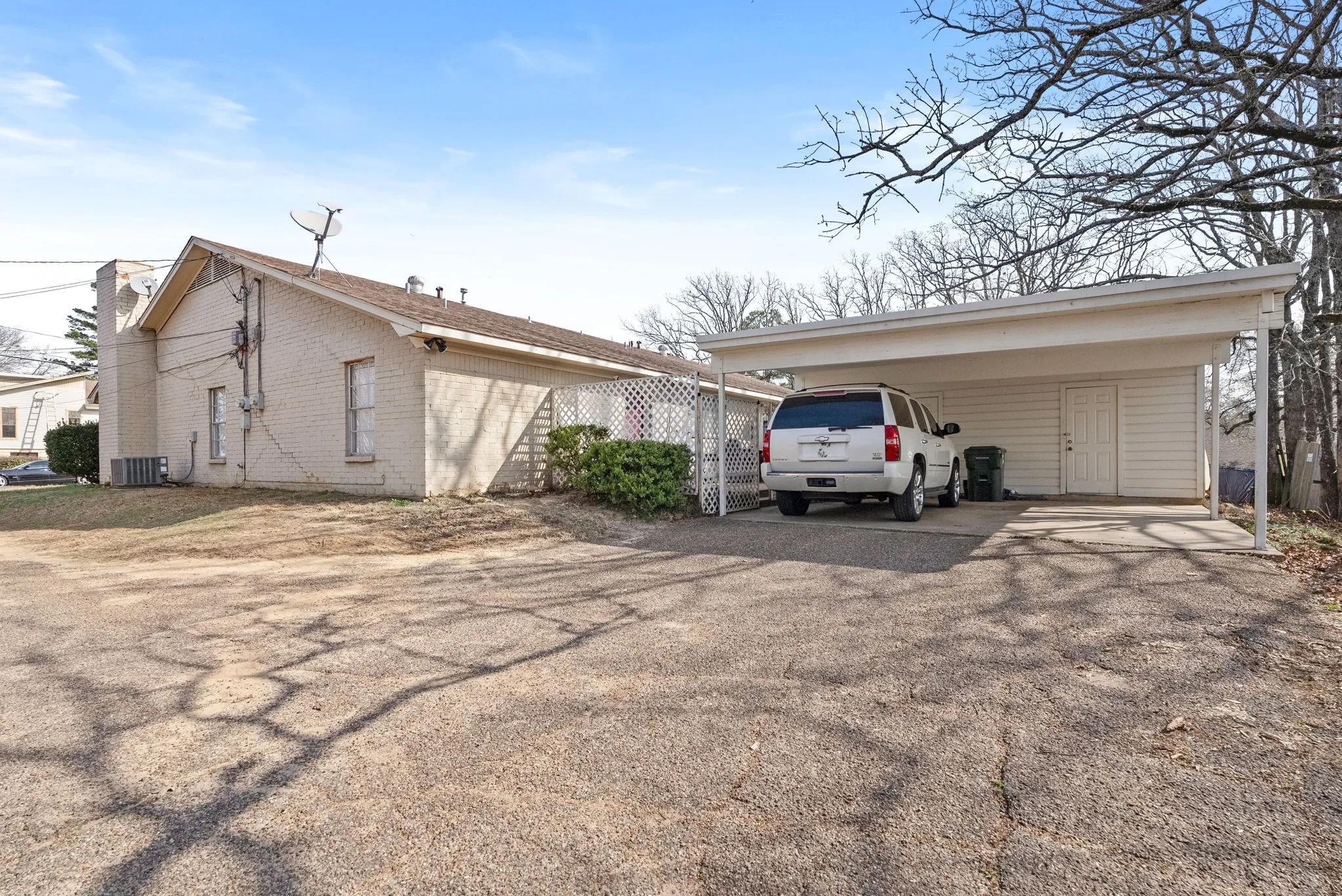 Duplex For Sale in Smith County , 2103 Easy Street, Tyler, Texas 75703, 6 Bedroom, 4 Bathroom, Garage spaces, 0 Sqft, built in 1975, Preowned, mls#21189316, Real Estate Agent in Tyler, Homes For Sale in Smith county, Homes For Sale in Tyler, Realtor in Tyler Texas, Real Estate Brokerage Independent Realty Texas, Luminita Cordes Realtor
