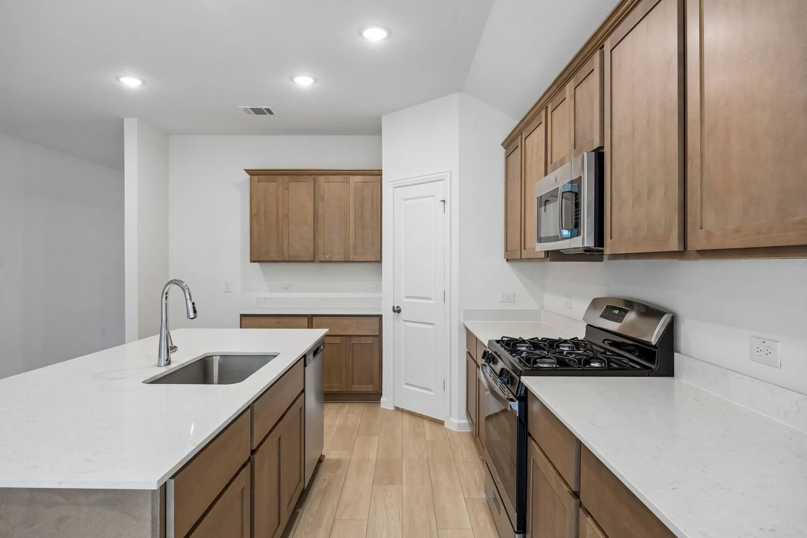 Single Family Residence For Sale in Grayson County , 3892 Rose Hill Court, Denison, Texas 75020, 4 Bedroom, 2 Bathroom, 2 Garage spaces, 2,153 Sqft, built in 2026, New Construction - Complete, mls#21192047, Real Estate Agent in Denison, Homes For Sale in Grayson county, Homes For Sale in Denison, Realtor in Denison Texas, Real Estate Brokerage Independent Realty Texas, Luminita Cordes Realtor