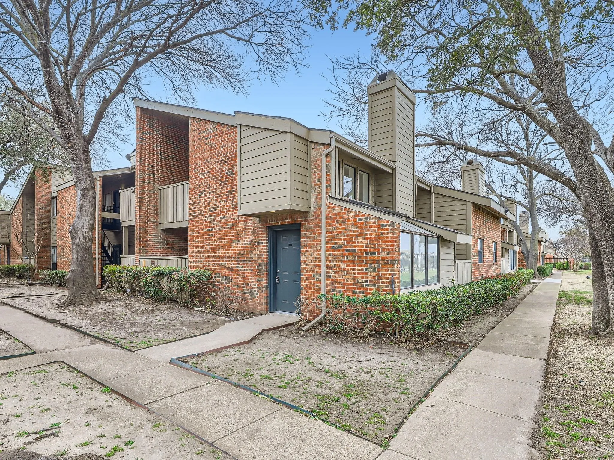 Condominium For Sale in Dallas County , 9254 Forest Lane 801, Dallas, Texas 75243, 2 Bedroom, 2 Bathroom, 1 Garage spaces, 1,070 Sqft, built in 1983, Preowned, Price $149,000, mls#21187814, Real Estate Agent in Dallas, Homes For Sale in Dallas county, Homes For Sale in Dallas, Realtor in Dallas Texas, Real Estate Brokerage Independent Realty Texas, Luminita Cordes Realtor