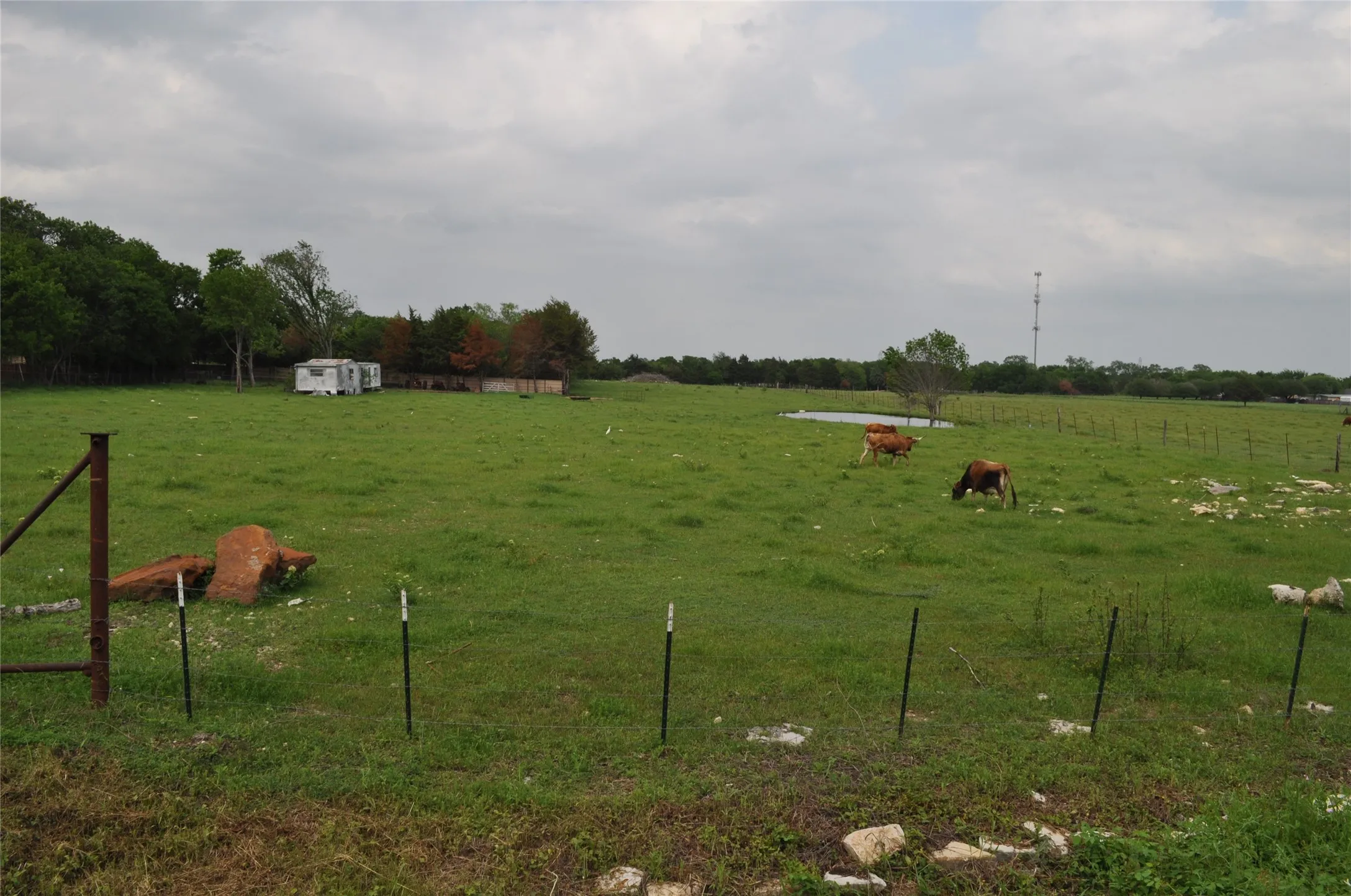 Single Family Residence For Sale in Dallas County , 102 Bowers Street, Seagoville, Texas 75159, 3 Bedrooms, 2 Bathrooms, Garage spaces, 1,402 Sqft, built in 1955, Price $795,000, mls#21192005, Real Estate Agent in Seagoville, Homes For Sale in Dallas county, Homes For Sale in Seagoville, Realtor in Seagoville Texas, Real Estate Brokerage Independent Realty Texas, Luminita Cordes Realtor