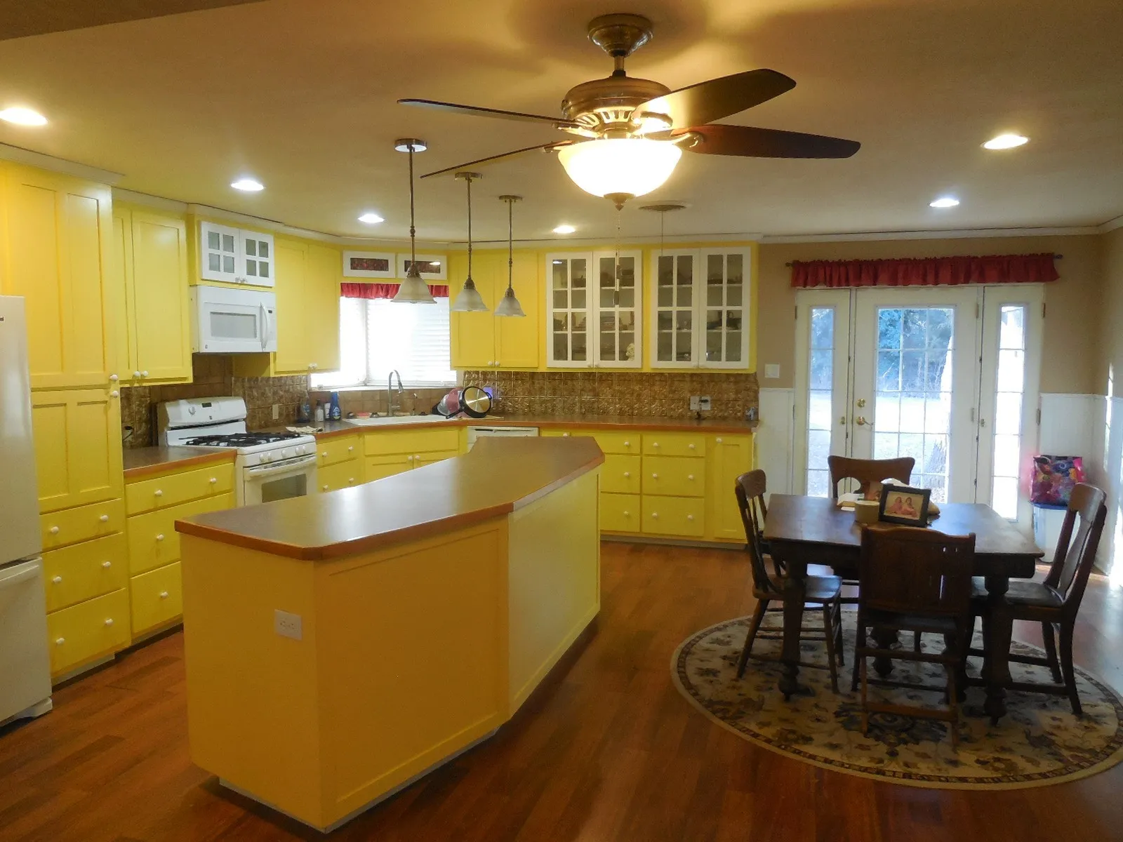 Single Family Residence For Sale in Eastland County , 209 Breckenridge Highway, Ranger, Texas 76470, 3 Bedroom, 2 Bathroom, 1 Garage spaces, 2,034 Sqft, built in 1960, mls#21192115, Real Estate Agent in Ranger, Homes For Sale in Eastland county, Homes For Sale in Ranger, Realtor in Ranger Texas, Real Estate Brokerage Independent Realty Texas, Luminita Cordes Realtor