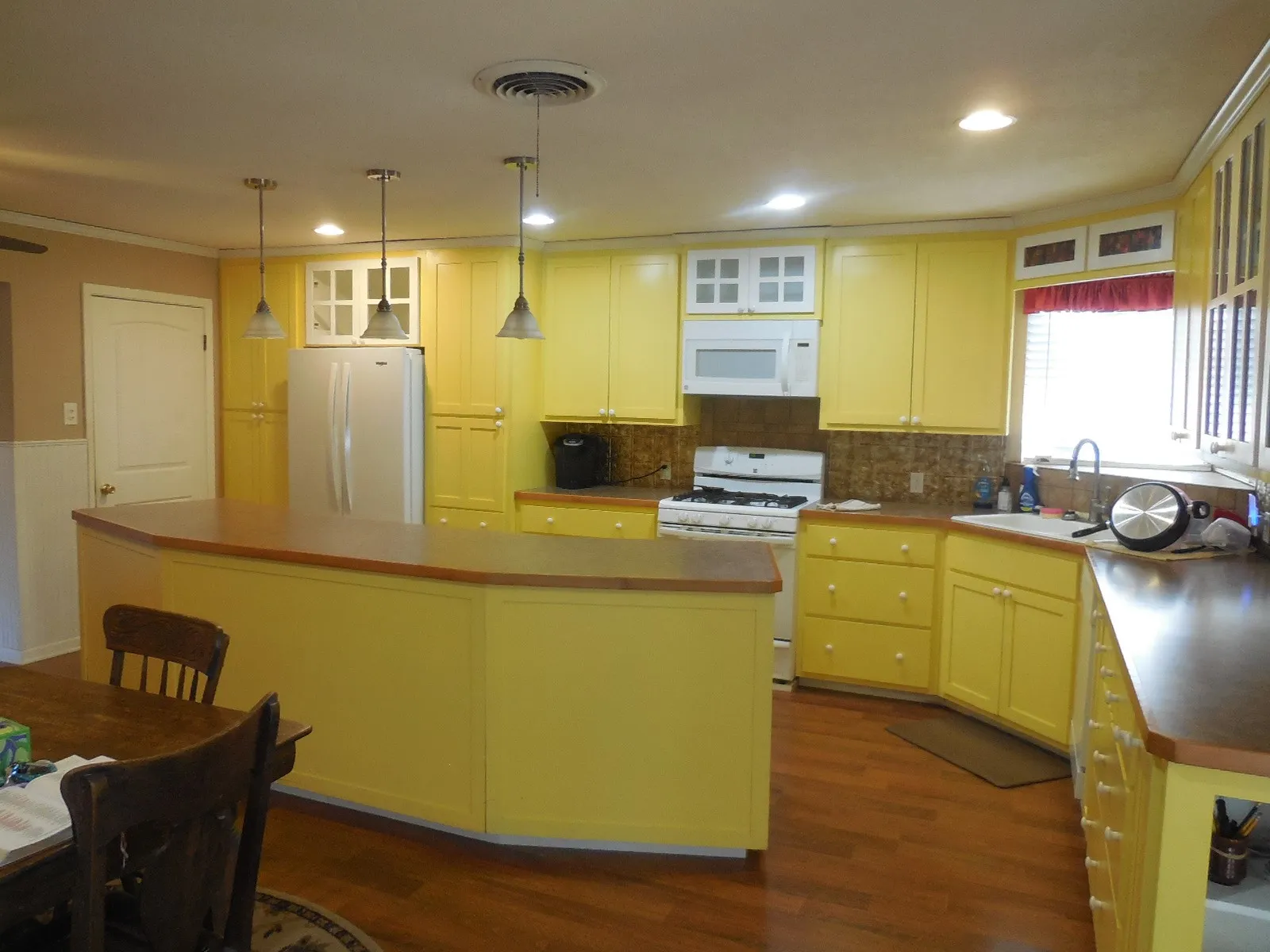 Single Family Residence For Sale in Eastland County , 209 Breckenridge Highway, Ranger, Texas 76470, 3 Bedroom, 2 Bathroom, 1 Garage spaces, 2,034 Sqft, built in 1960, mls#21192115, Real Estate Agent in Ranger, Homes For Sale in Eastland county, Homes For Sale in Ranger, Realtor in Ranger Texas, Real Estate Brokerage Independent Realty Texas, Luminita Cordes Realtor