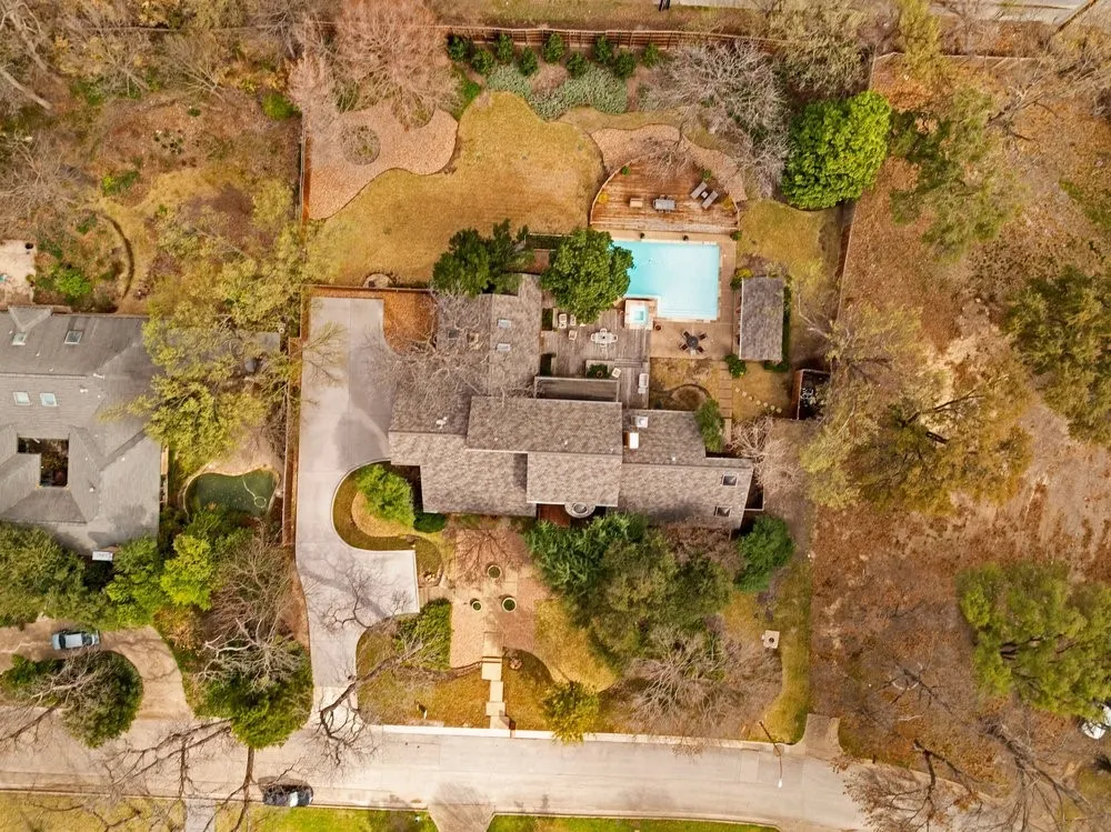 Single Family Residence For Sale in Dallas County , 11622 Valleydale Drive, Dallas, Texas 75230, 4 Bedroom, 6 Bathroom, 3 Garage spaces, 4,388 Sqft, built in 1983, mls#21192131, Real Estate Agent in Dallas, Homes For Sale in Dallas county, Homes For Sale in Dallas, Realtor in Dallas Texas, Real Estate Brokerage Independent Realty Texas, Luminita Cordes Realtor