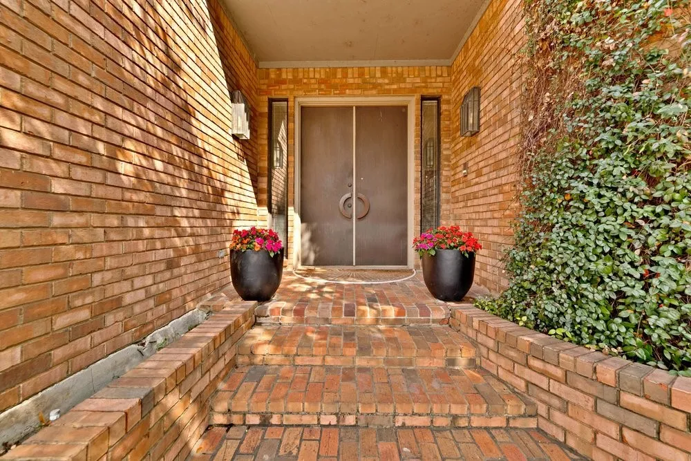 Single Family Residence For Sale in Dallas County , 11622 Valleydale Drive, Dallas, Texas 75230, 4 Bedroom, 6 Bathroom, 3 Garage spaces, 4,388 Sqft, built in 1983, mls#21192131, Real Estate Agent in Dallas, Homes For Sale in Dallas county, Homes For Sale in Dallas, Realtor in Dallas Texas, Real Estate Brokerage Independent Realty Texas, Luminita Cordes Realtor