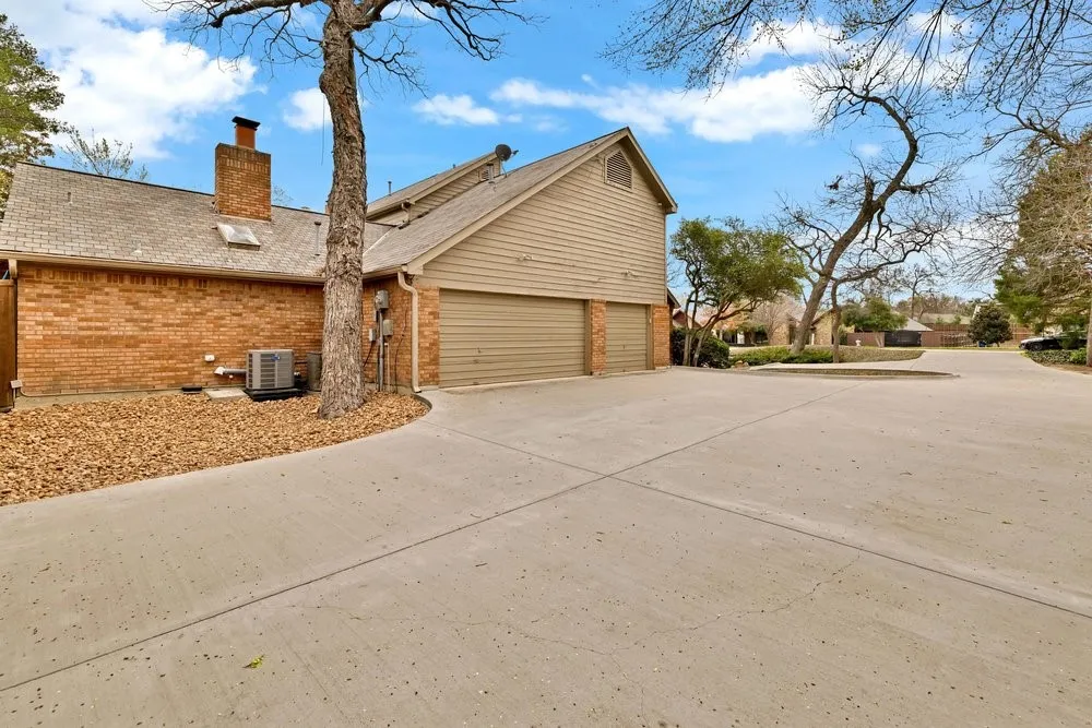 Single Family Residence For Sale in Dallas County , 11622 Valleydale Drive, Dallas, Texas 75230, 4 Bedroom, 6 Bathroom, 3 Garage spaces, 4,388 Sqft, built in 1983, mls#21192131, Real Estate Agent in Dallas, Homes For Sale in Dallas county, Homes For Sale in Dallas, Realtor in Dallas Texas, Real Estate Brokerage Independent Realty Texas, Luminita Cordes Realtor