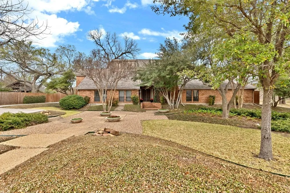 Single Family Residence For Sale in Dallas County , 11622 Valleydale Drive, Dallas, Texas 75230, 4 Bedroom, 6 Bathroom, 3 Garage spaces, 4,388 Sqft, built in 1983, mls#21192131, Real Estate Agent in Dallas, Homes For Sale in Dallas county, Homes For Sale in Dallas, Realtor in Dallas Texas, Real Estate Brokerage Independent Realty Texas, Luminita Cordes Realtor