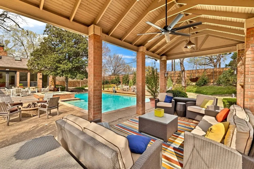 Single Family Residence For Sale in Dallas County , 11622 Valleydale Drive, Dallas, Texas 75230, 4 Bedroom, 6 Bathroom, 3 Garage spaces, 4,388 Sqft, built in 1983, mls#21192131, Real Estate Agent in Dallas, Homes For Sale in Dallas county, Homes For Sale in Dallas, Realtor in Dallas Texas, Real Estate Brokerage Independent Realty Texas, Luminita Cordes Realtor
