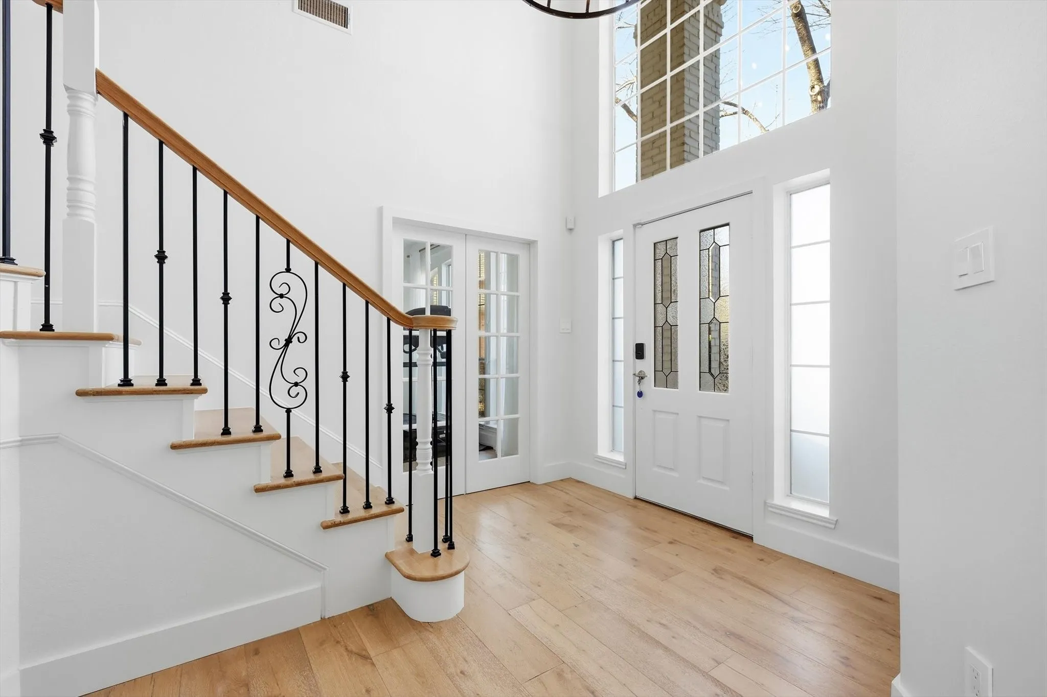 Single Family Residence For Sale in Denton County , 2909 Purple Sage Drive, Flower Mound, Texas 75028, 4 Bedroom, 3 Bathroom, 2 Garage spaces, 2,509 Sqft, built in 1993, mls#21192175, Real Estate Agent in Flower Mound, Homes For Sale in Denton county, Homes For Sale in Flower Mound, Realtor in Flower Mound Texas, Real Estate Brokerage Independent Realty Texas, Luminita Cordes Realtor