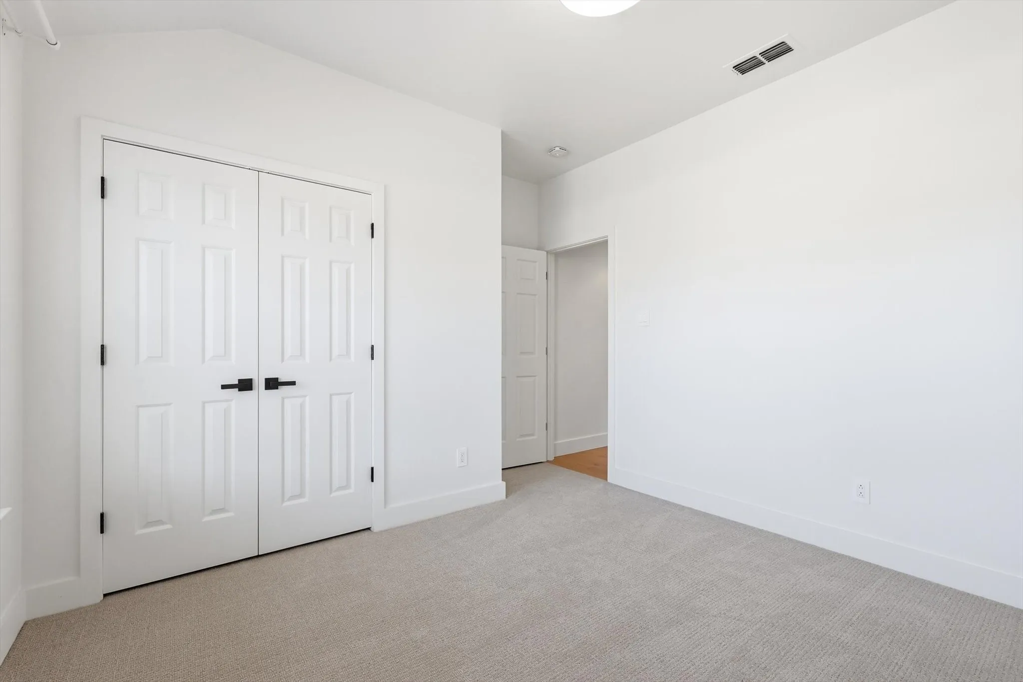Single Family Residence For Sale in Denton County , 2909 Purple Sage Drive, Flower Mound, Texas 75028, 4 Bedroom, 3 Bathroom, 2 Garage spaces, 2,509 Sqft, built in 1993, mls#21192175, Real Estate Agent in Flower Mound, Homes For Sale in Denton county, Homes For Sale in Flower Mound, Realtor in Flower Mound Texas, Real Estate Brokerage Independent Realty Texas, Luminita Cordes Realtor
