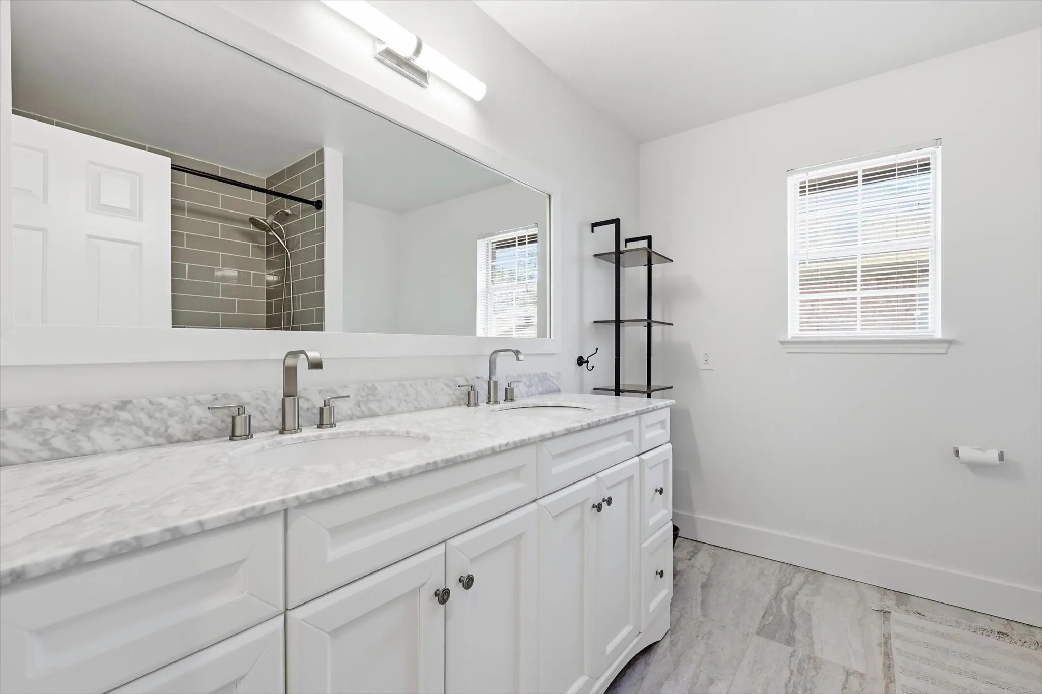 Single Family Residence For Sale in Denton County , 2909 Purple Sage Drive, Flower Mound, Texas 75028, 4 Bedroom, 3 Bathroom, 2 Garage spaces, 2,509 Sqft, built in 1993, mls#21192175, Real Estate Agent in Flower Mound, Homes For Sale in Denton county, Homes For Sale in Flower Mound, Realtor in Flower Mound Texas, Real Estate Brokerage Independent Realty Texas, Luminita Cordes Realtor