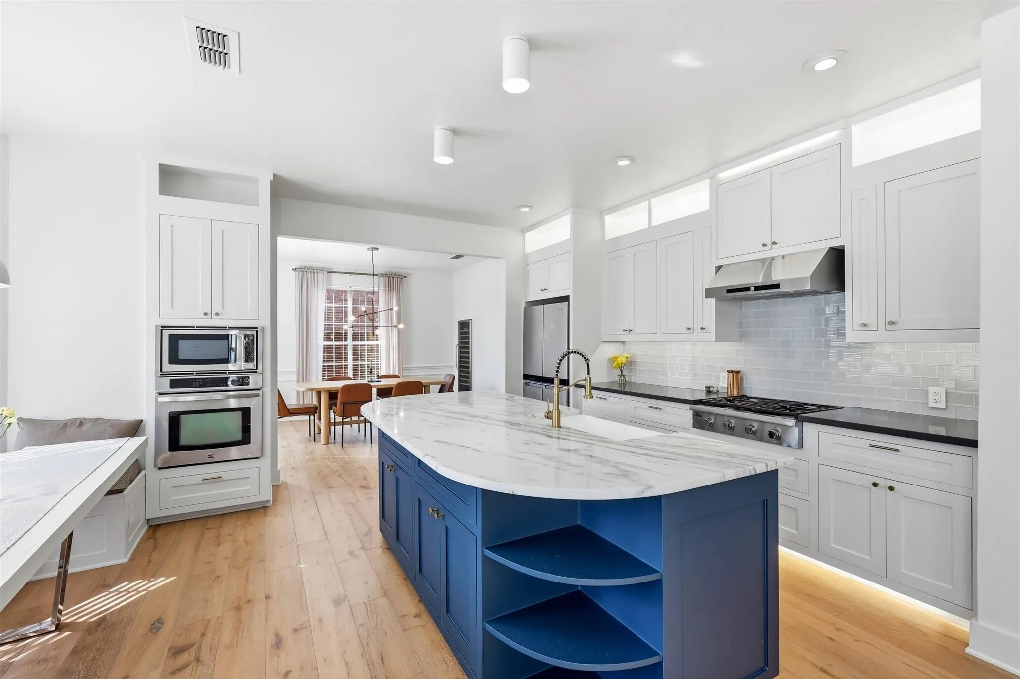 Single Family Residence For Sale in Denton County , 2909 Purple Sage Drive, Flower Mound, Texas 75028, 4 Bedroom, 3 Bathroom, 2 Garage spaces, 2,509 Sqft, built in 1993, mls#21192175, Real Estate Agent in Flower Mound, Homes For Sale in Denton county, Homes For Sale in Flower Mound, Realtor in Flower Mound Texas, Real Estate Brokerage Independent Realty Texas, Luminita Cordes Realtor
