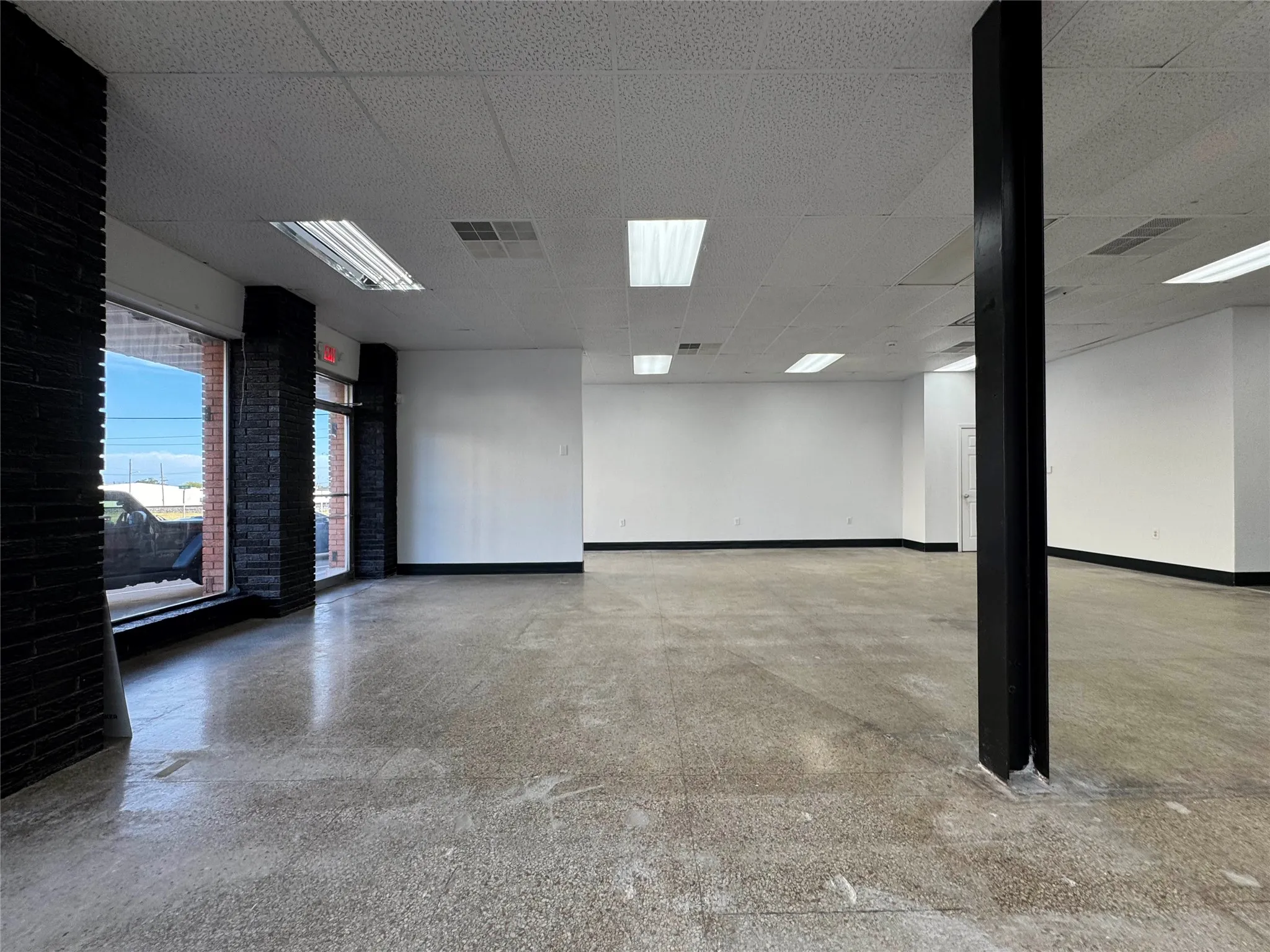 Retail For Rent in Kaufman County , 201 W Moore Avenue, Terrell, Texas 75160, 0, 0, Garage spaces, 0 Sqft, built in 1925, Preowned, mls#21191024, Real Estate Agent in Terrell, Homes For Rent in Kaufman county, Homes For Rent in Terrell, Realtor in Terrell Texas, Real Estate Brokerage Independent Realty Texas, Luminita Cordes Realtor