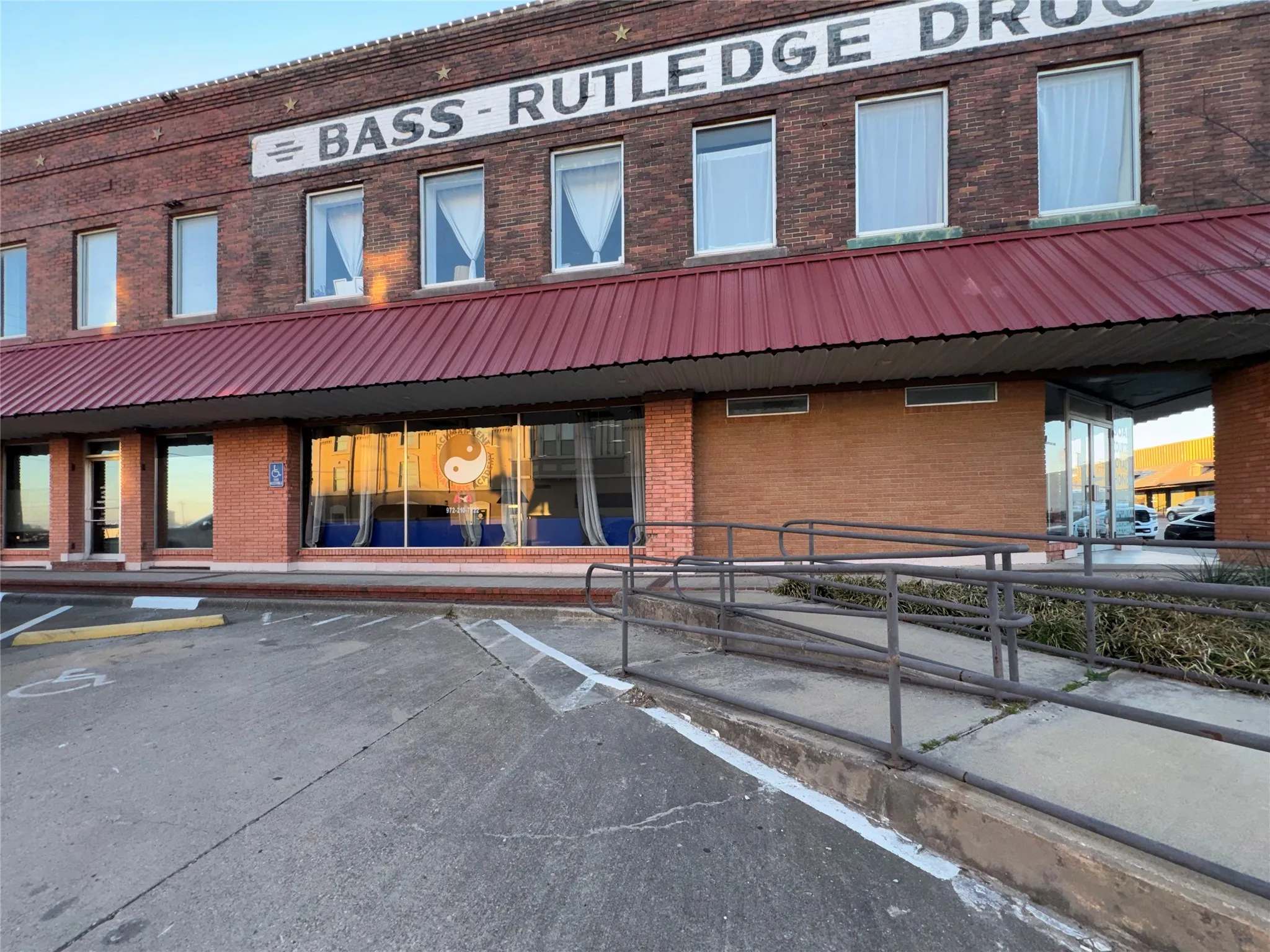 Retail For Rent in Kaufman County , 201 W Moore Avenue, Terrell, Texas 75160, 0, 0, Garage spaces, 0 Sqft, built in 1925, Preowned, mls#21191024, Real Estate Agent in Terrell, Homes For Rent in Kaufman county, Homes For Rent in Terrell, Realtor in Terrell Texas, Real Estate Brokerage Independent Realty Texas, Luminita Cordes Realtor