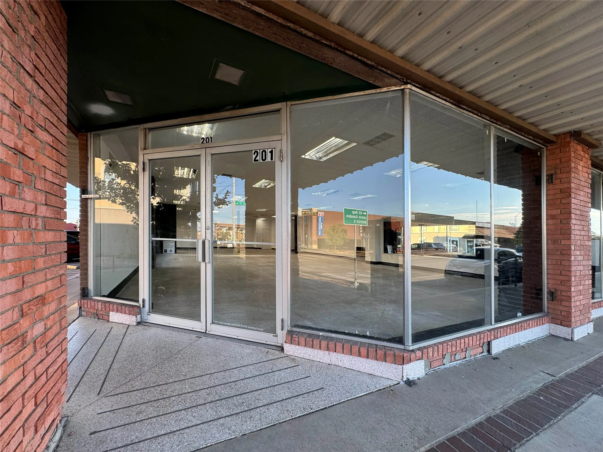 Retail For Rent in Kaufman County , 201 W Moore Avenue, Terrell, Texas 75160, 0, 0, Garage spaces, 0 Sqft, built in 1925, Preowned, mls#21191024, Real Estate Agent in Terrell, Homes For Rent in Kaufman county, Homes For Rent in Terrell, Realtor in Terrell Texas, Real Estate Brokerage Independent Realty Texas, Luminita Cordes Realtor