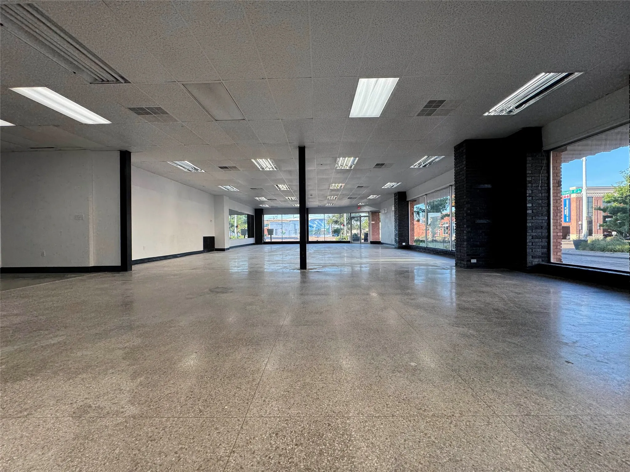 Retail For Rent in Kaufman County , 201 W Moore Avenue, Terrell, Texas 75160, 0, 0, Garage spaces, 0 Sqft, built in 1925, Preowned, mls#21191024, Real Estate Agent in Terrell, Homes For Rent in Kaufman county, Homes For Rent in Terrell, Realtor in Terrell Texas, Real Estate Brokerage Independent Realty Texas, Luminita Cordes Realtor
