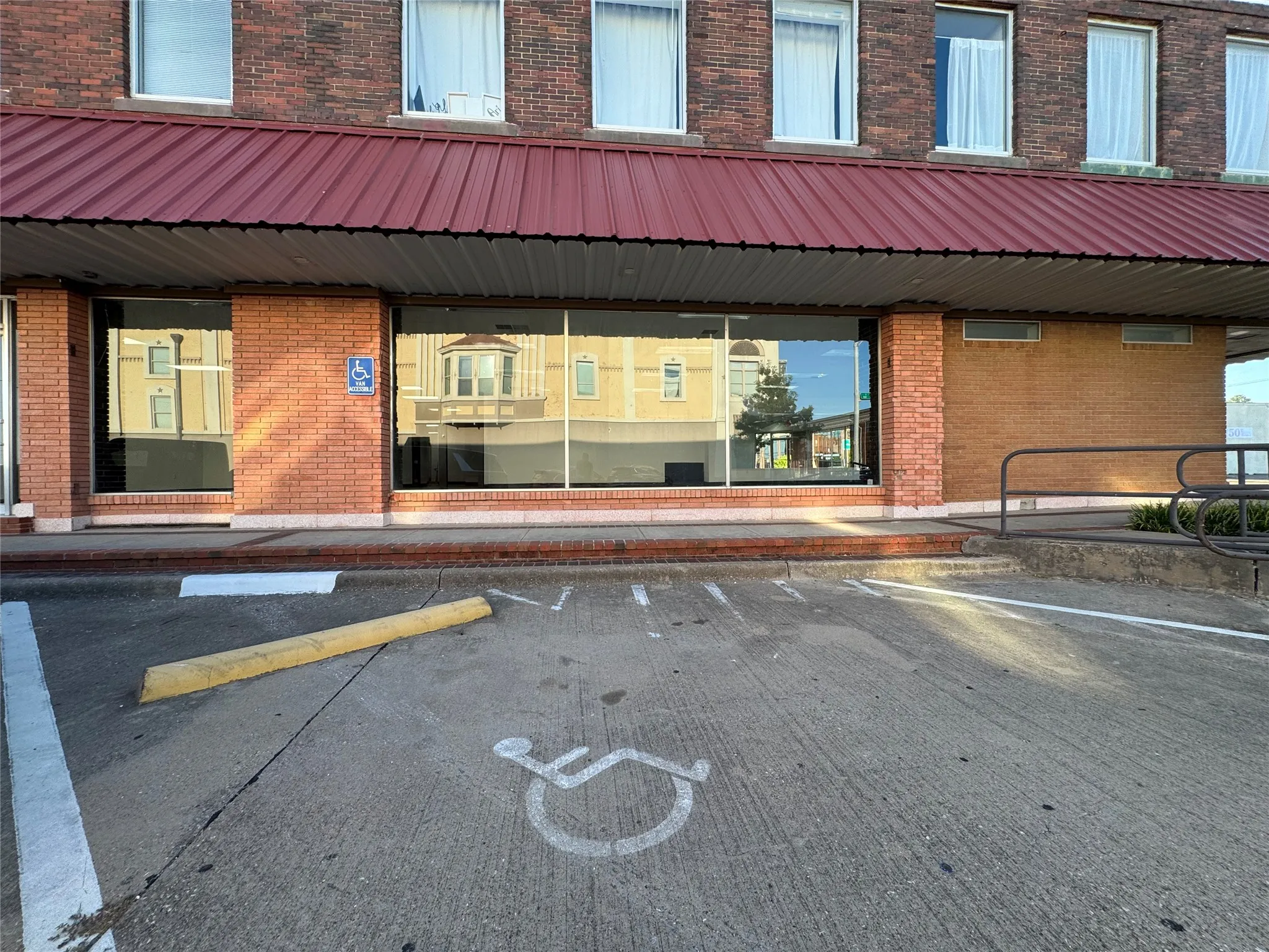 Retail For Rent in Kaufman County , 201 W Moore Avenue, Terrell, Texas 75160, 0, 0, Garage spaces, 0 Sqft, built in 1925, Preowned, mls#21191024, Real Estate Agent in Terrell, Homes For Rent in Kaufman county, Homes For Rent in Terrell, Realtor in Terrell Texas, Real Estate Brokerage Independent Realty Texas, Luminita Cordes Realtor