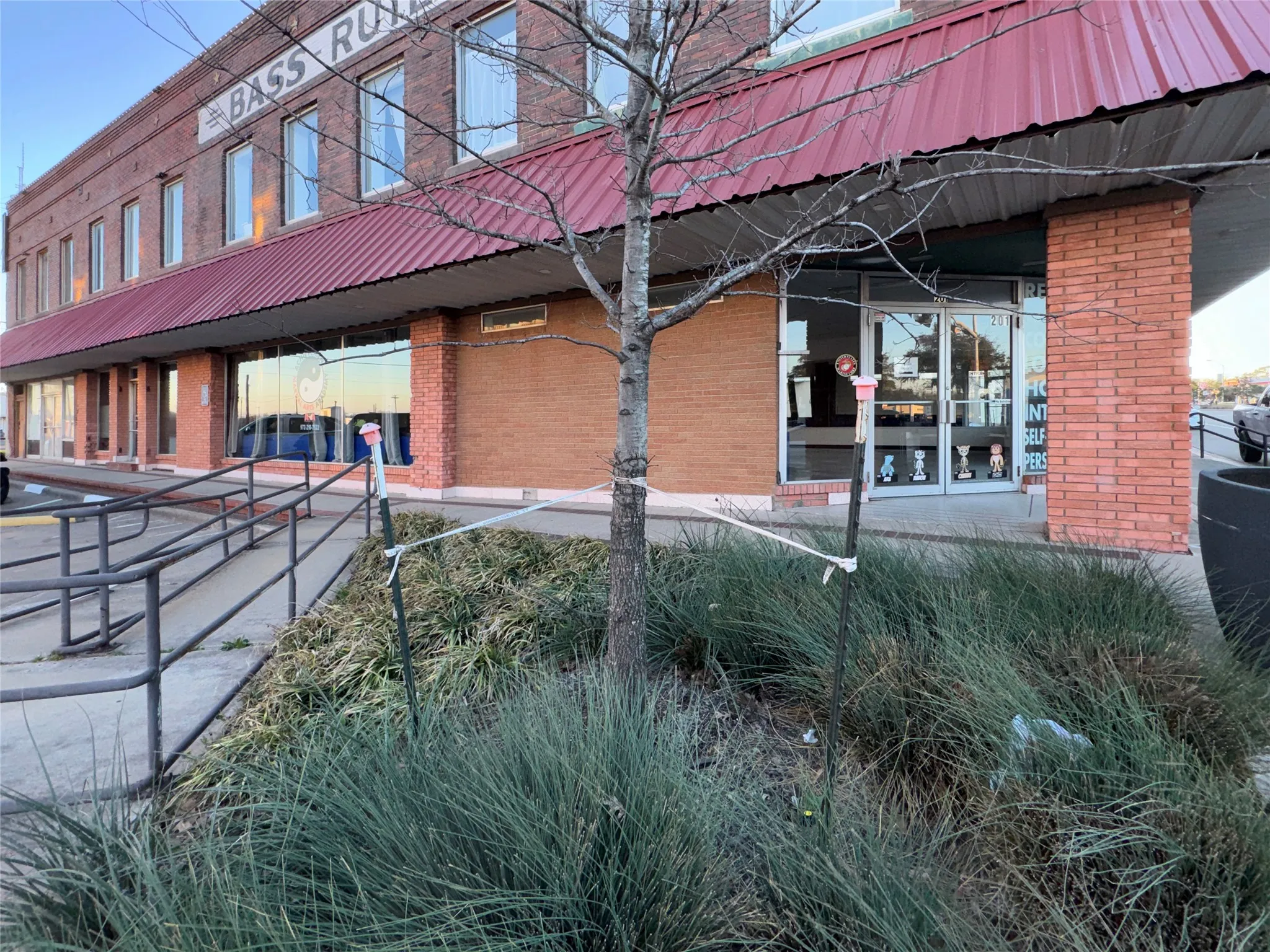 Retail For Rent in Kaufman County , 201 W Moore Avenue, Terrell, Texas 75160, 0, 0, Garage spaces, 0 Sqft, built in 1925, Preowned, mls#21191024, Real Estate Agent in Terrell, Homes For Rent in Kaufman county, Homes For Rent in Terrell, Realtor in Terrell Texas, Real Estate Brokerage Independent Realty Texas, Luminita Cordes Realtor