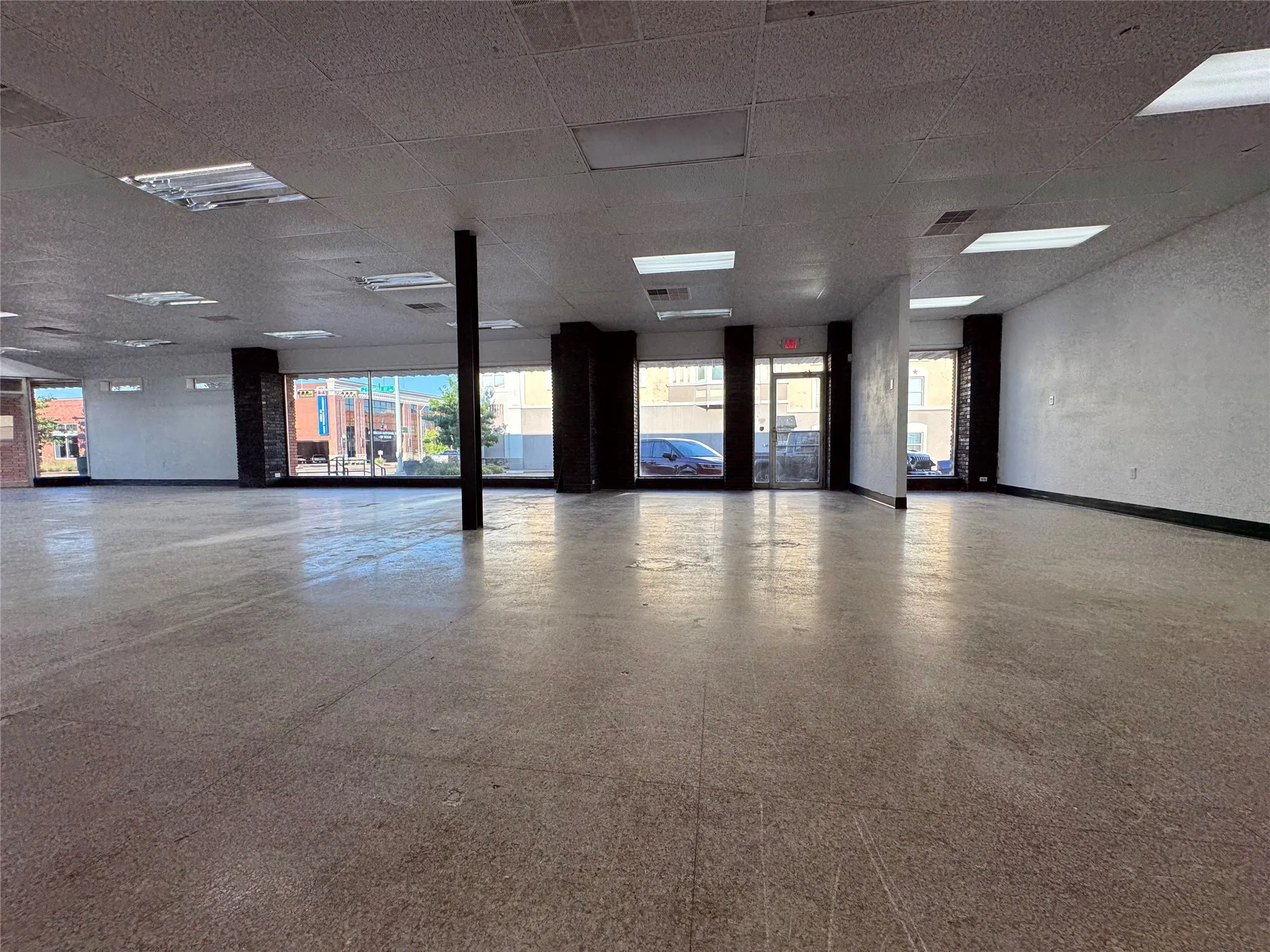 Retail For Rent in Kaufman County , 201 W Moore Avenue, Terrell, Texas 75160, 0, 0, Garage spaces, 0 Sqft, built in 1925, Preowned, mls#21191024, Real Estate Agent in Terrell, Homes For Rent in Kaufman county, Homes For Rent in Terrell, Realtor in Terrell Texas, Real Estate Brokerage Independent Realty Texas, Luminita Cordes Realtor