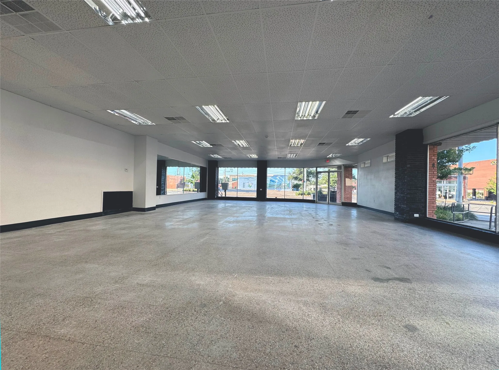 Retail For Rent in Kaufman County , 201 W Moore Avenue, Terrell, Texas 75160, 0, 0, Garage spaces, 0 Sqft, built in 1925, Preowned, mls#21191024, Real Estate Agent in Terrell, Homes For Rent in Kaufman county, Homes For Rent in Terrell, Realtor in Terrell Texas, Real Estate Brokerage Independent Realty Texas, Luminita Cordes Realtor