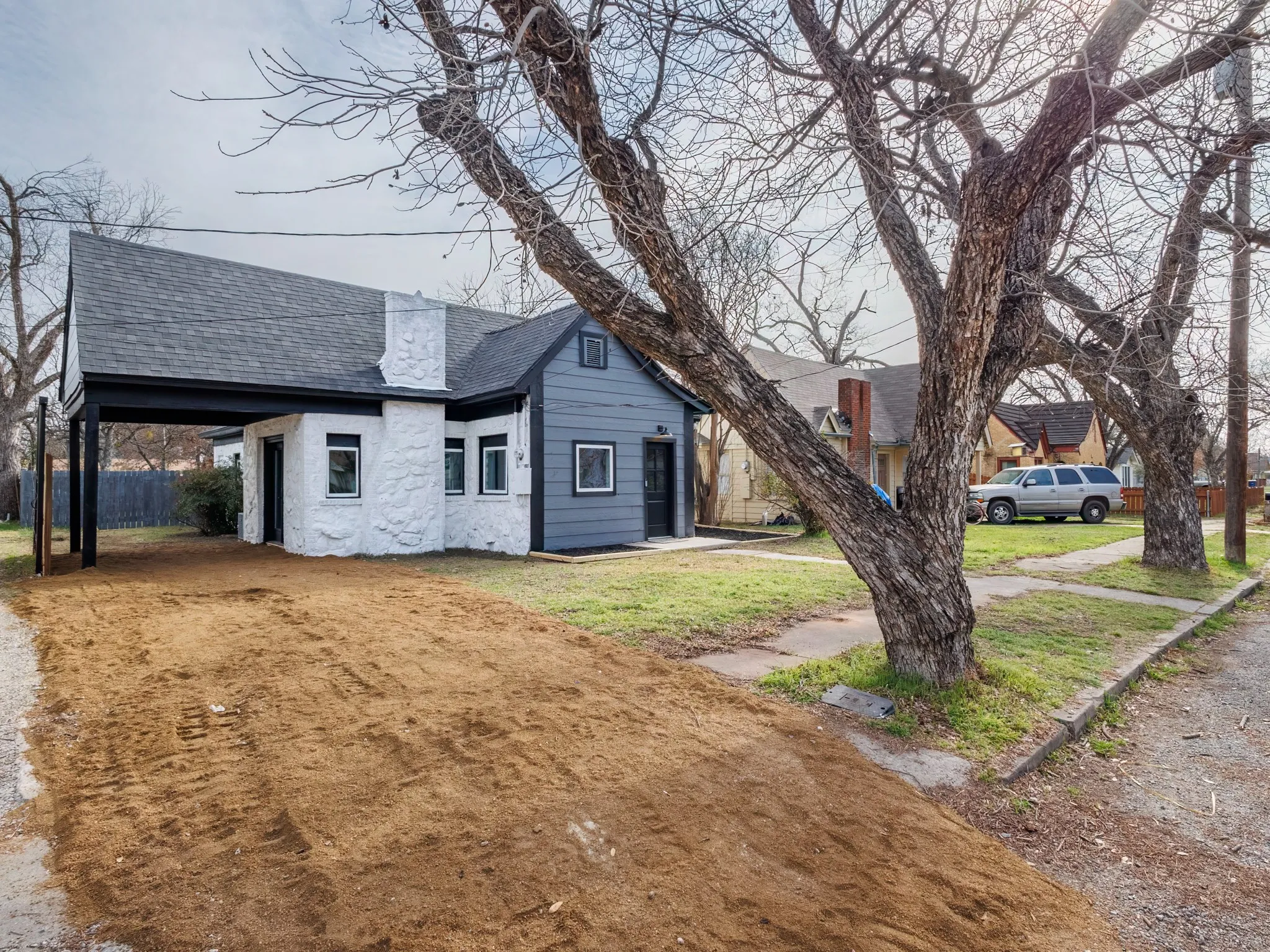 Single Family Residence For Sale in Brown County , 1610 1st Street, Brownwood, Texas 76801, 2 Bedrooms, 1 Bathroom, Garage spaces, 1,484 Sqft, built in 0, Preowned, Price $174,900, mls#21189641, Real Estate Agent in Brownwood, Homes For Sale in Brown county, Homes For Sale in Brownwood, Realtor in Brownwood Texas, Real Estate Brokerage Independent Realty Texas, Luminita Cordes Realtor