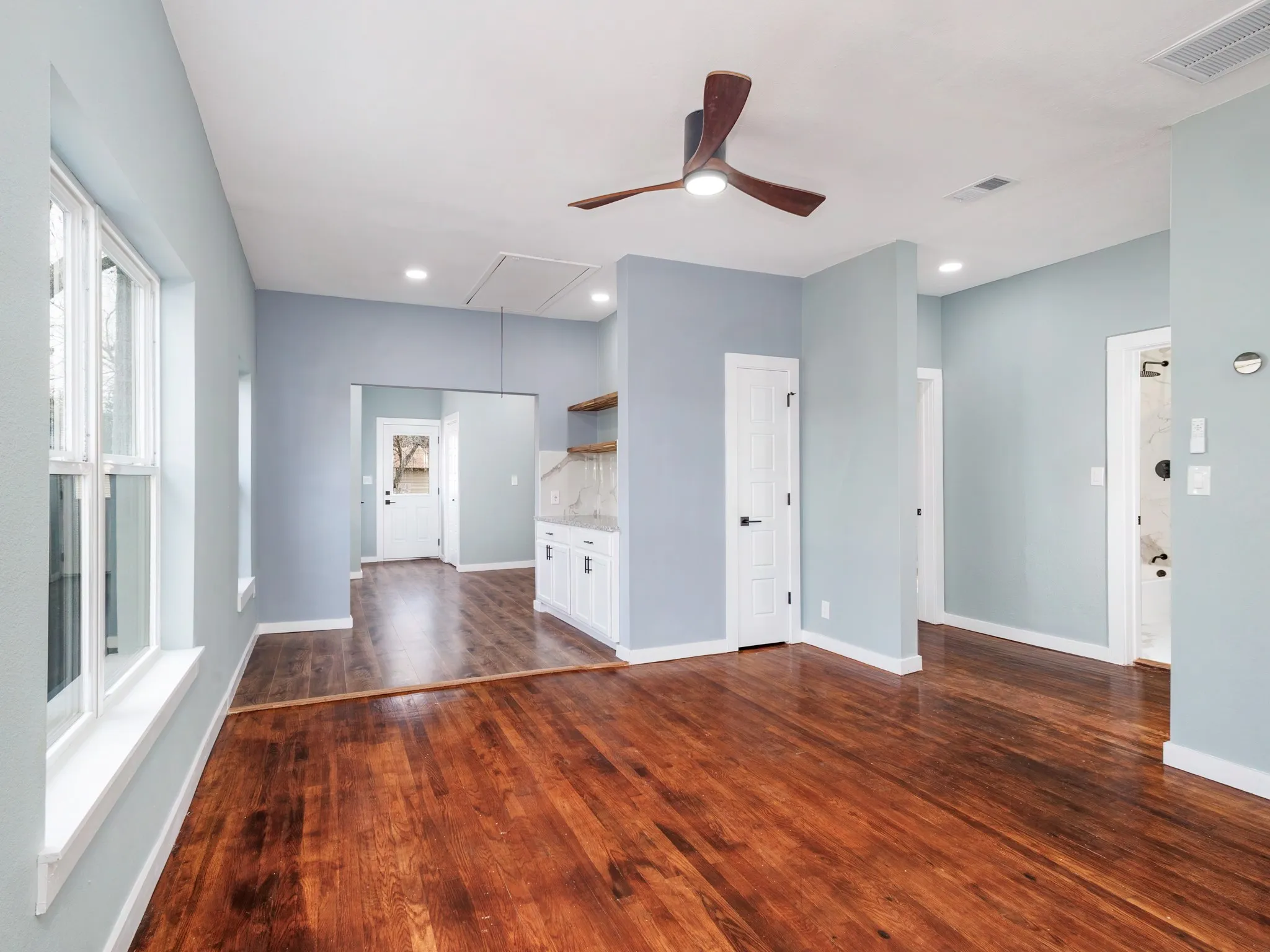 Single Family Residence For Sale in Brown County , 1610 1st Street, Brownwood, Texas 76801, 2 Bedrooms, 1 Bathroom, Garage spaces, 1,484 Sqft, built in 0, Preowned, Price $174,900, mls#21189641, Real Estate Agent in Brownwood, Homes For Sale in Brown county, Homes For Sale in Brownwood, Realtor in Brownwood Texas, Real Estate Brokerage Independent Realty Texas, Luminita Cordes Realtor