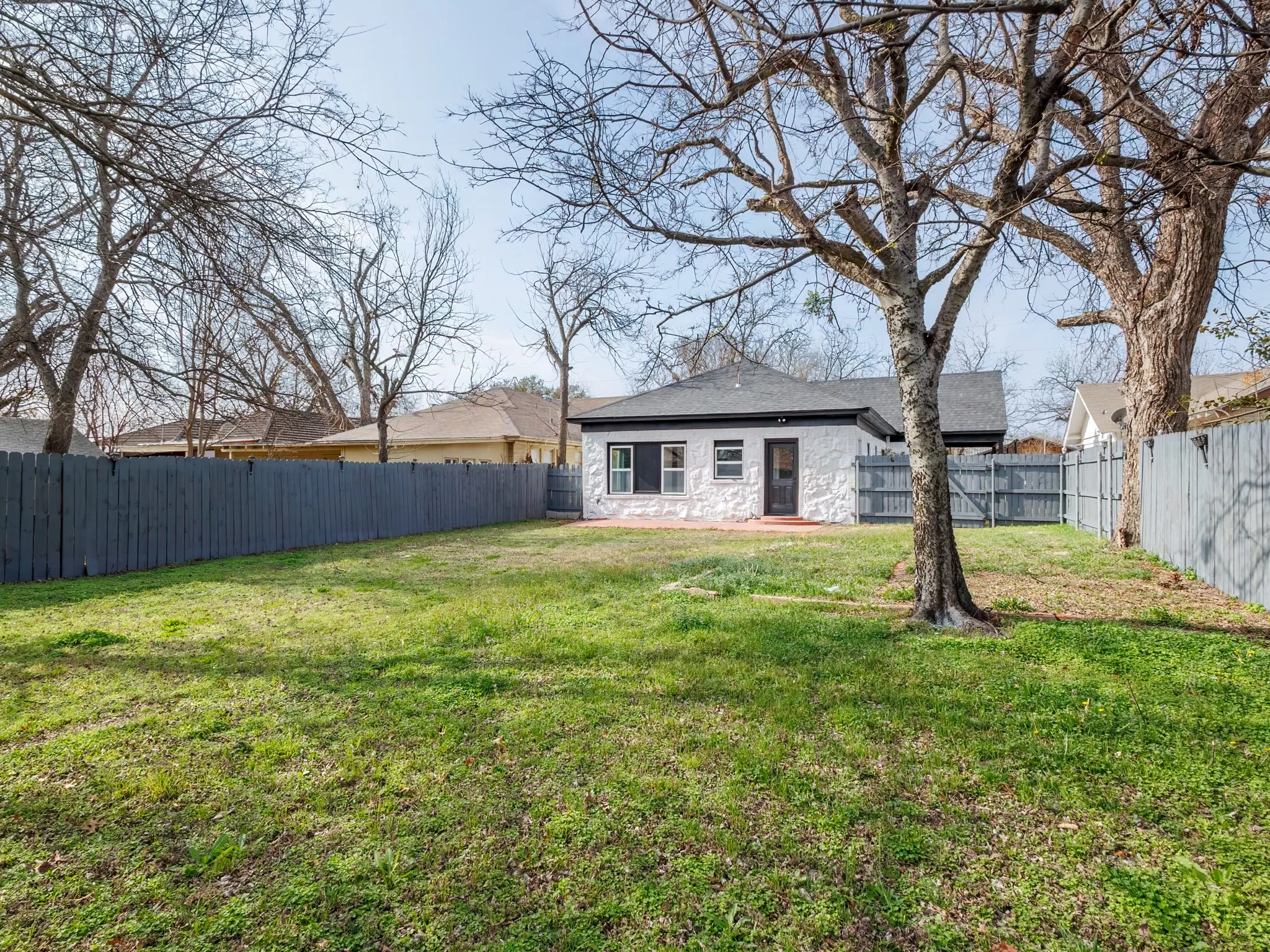 Single Family Residence For Sale in Brown County , 1610 1st Street, Brownwood, Texas 76801, 2 Bedrooms, 1 Bathroom, Garage spaces, 1,484 Sqft, built in 0, Preowned, Price $174,900, mls#21189641, Real Estate Agent in Brownwood, Homes For Sale in Brown county, Homes For Sale in Brownwood, Realtor in Brownwood Texas, Real Estate Brokerage Independent Realty Texas, Luminita Cordes Realtor
