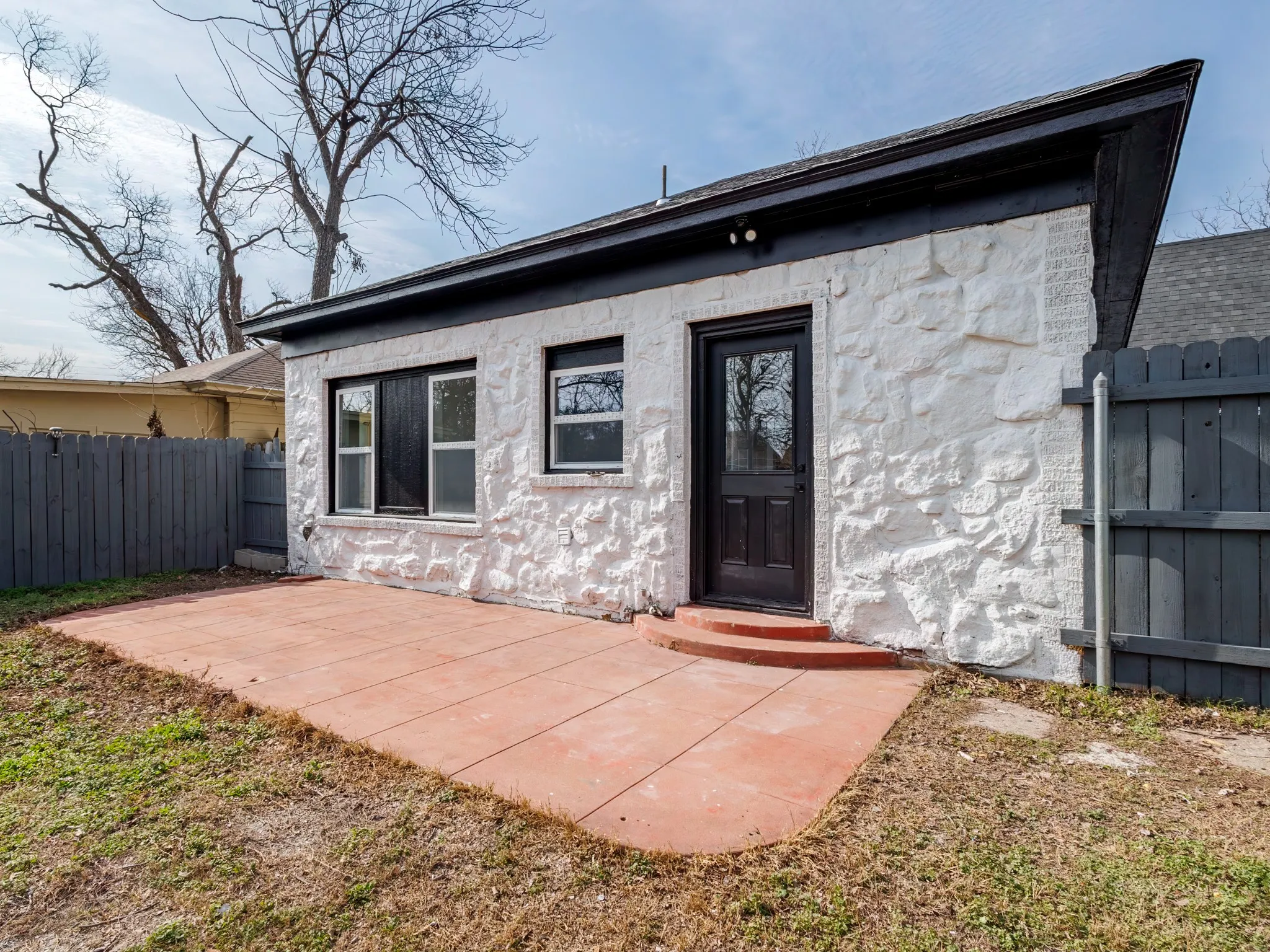Single Family Residence For Sale in Brown County , 1610 1st Street, Brownwood, Texas 76801, 2 Bedrooms, 1 Bathroom, Garage spaces, 1,484 Sqft, built in 0, Preowned, Price $174,900, mls#21189641, Real Estate Agent in Brownwood, Homes For Sale in Brown county, Homes For Sale in Brownwood, Realtor in Brownwood Texas, Real Estate Brokerage Independent Realty Texas, Luminita Cordes Realtor