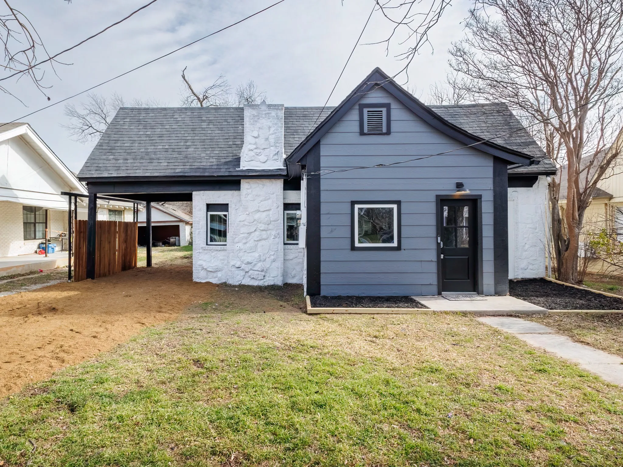 Single Family Residence For Sale in Brown County , 1610 1st Street, Brownwood, Texas 76801, 2 Bedrooms, 1 Bathroom, Garage spaces, 1,484 Sqft, built in 0, Preowned, Price $174,900, mls#21189641, Real Estate Agent in Brownwood, Homes For Sale in Brown county, Homes For Sale in Brownwood, Realtor in Brownwood Texas, Real Estate Brokerage Independent Realty Texas, Luminita Cordes Realtor