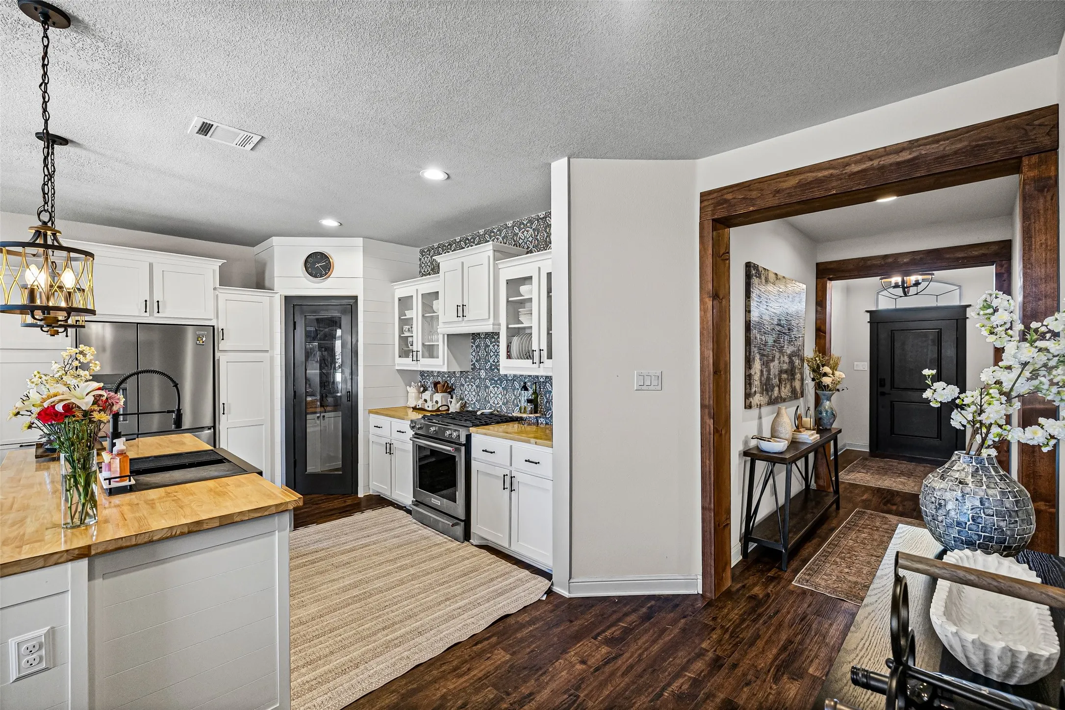 Single Family Residence For Sale in Parker County , 2373 Briscoe Ranch Drive, Weatherford, Texas 76087, 4 Bedroom, 2 Bathroom, 2 Garage spaces, 1,659 Sqft, built in 2022, mls#21191761, Real Estate Agent in Weatherford, Homes For Sale in Parker county, Homes For Sale in Weatherford, Realtor in Weatherford Texas, Real Estate Brokerage Independent Realty Texas, Luminita Cordes Realtor