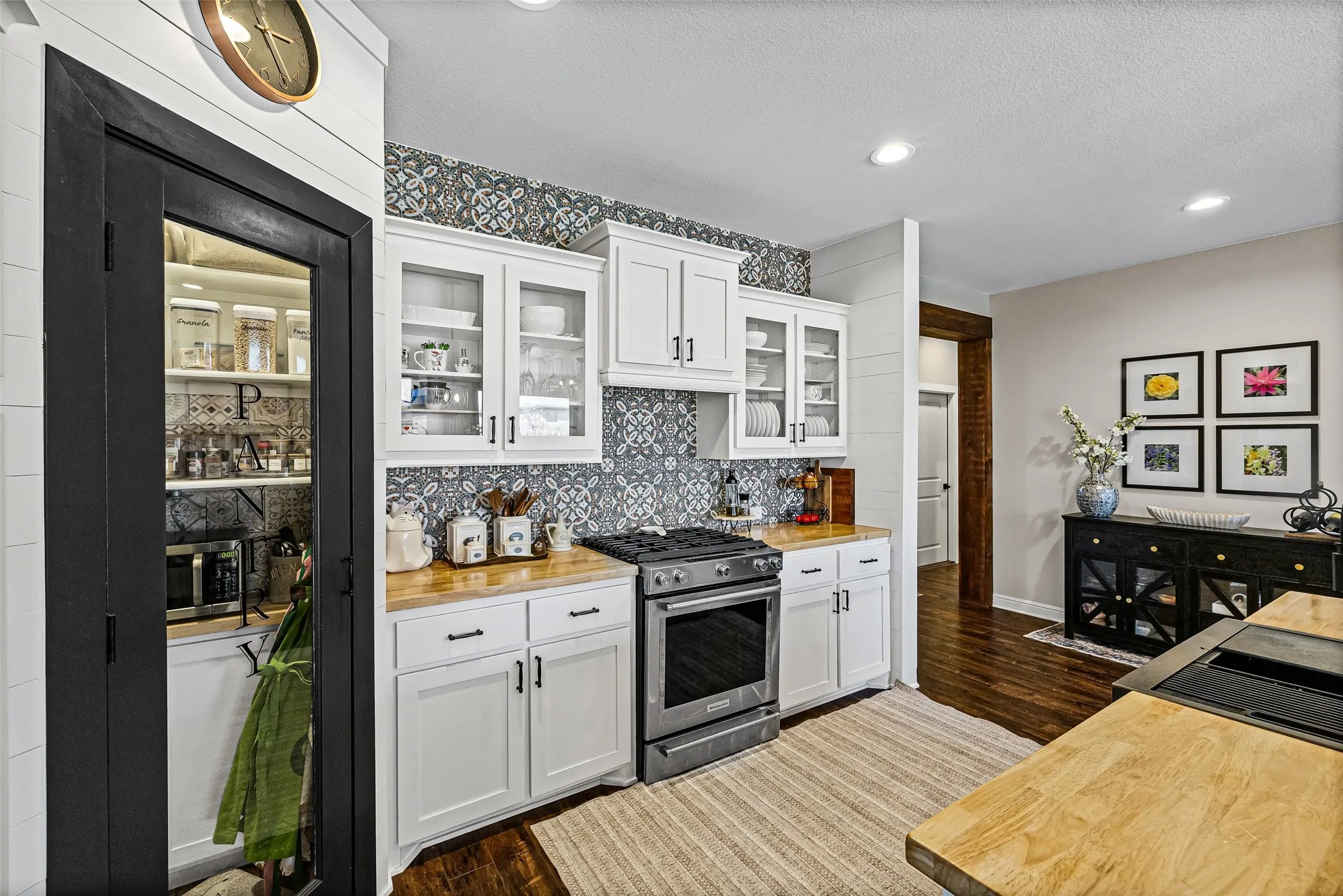 Single Family Residence For Sale in Parker County , 2373 Briscoe Ranch Drive, Weatherford, Texas 76087, 4 Bedroom, 2 Bathroom, 2 Garage spaces, 1,659 Sqft, built in 2022, mls#21191761, Real Estate Agent in Weatherford, Homes For Sale in Parker county, Homes For Sale in Weatherford, Realtor in Weatherford Texas, Real Estate Brokerage Independent Realty Texas, Luminita Cordes Realtor