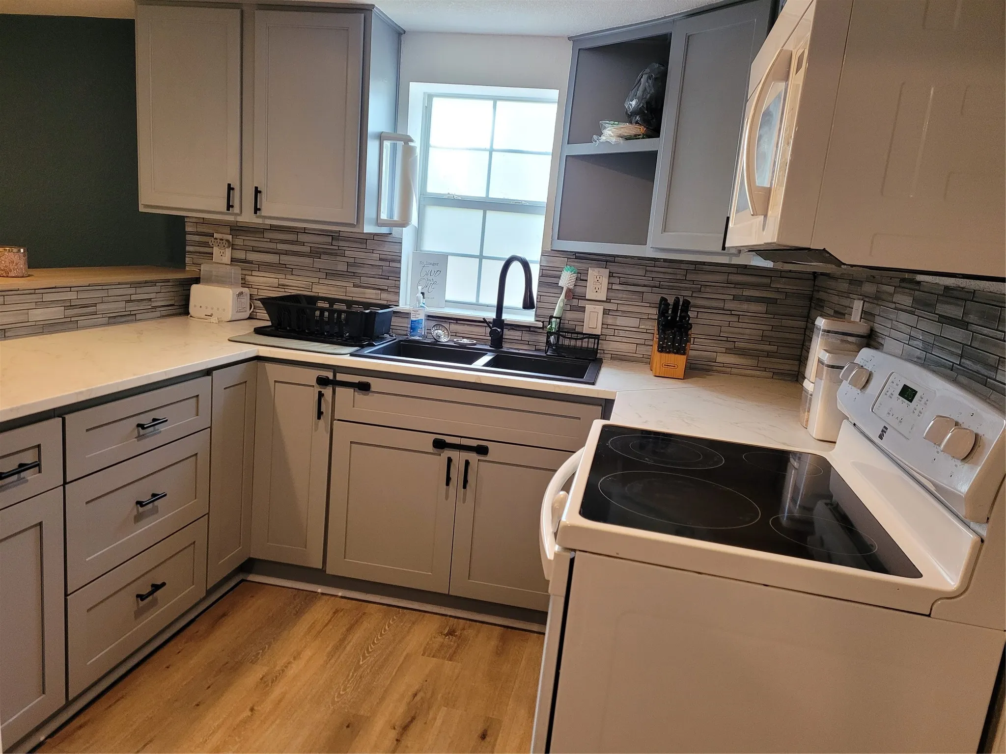 Single Family Residence For Sale in Henderson County , 116 Oak Haven Drive, Gun Barrel City, Texas 75156, 3 Bedroom, 2 Bathroom, 3 Garage spaces, 1,584 Sqft, built in 1980, Preowned, mls#21192087, Real Estate Agent in Gun Barrel City, Homes For Sale in Henderson county, Homes For Sale in Gun Barrel City, Realtor in Gun Barrel City Texas, Real Estate Brokerage Independent Realty Texas, Luminita Cordes Realtor