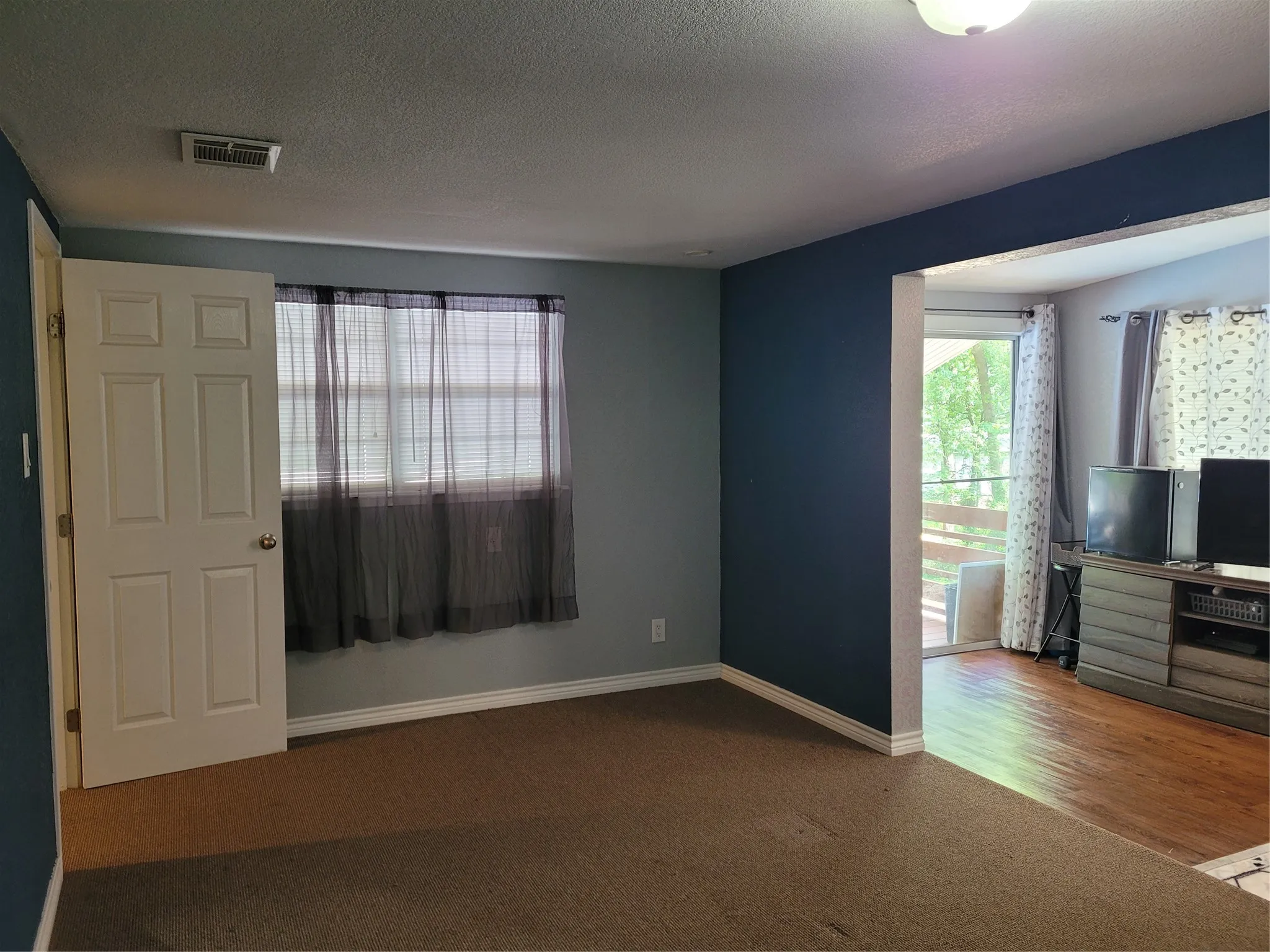 Single Family Residence For Sale in Henderson County , 116 Oak Haven Drive, Gun Barrel City, Texas 75156, 3 Bedroom, 2 Bathroom, 3 Garage spaces, 1,584 Sqft, built in 1980, Preowned, mls#21192087, Real Estate Agent in Gun Barrel City, Homes For Sale in Henderson county, Homes For Sale in Gun Barrel City, Realtor in Gun Barrel City Texas, Real Estate Brokerage Independent Realty Texas, Luminita Cordes Realtor
