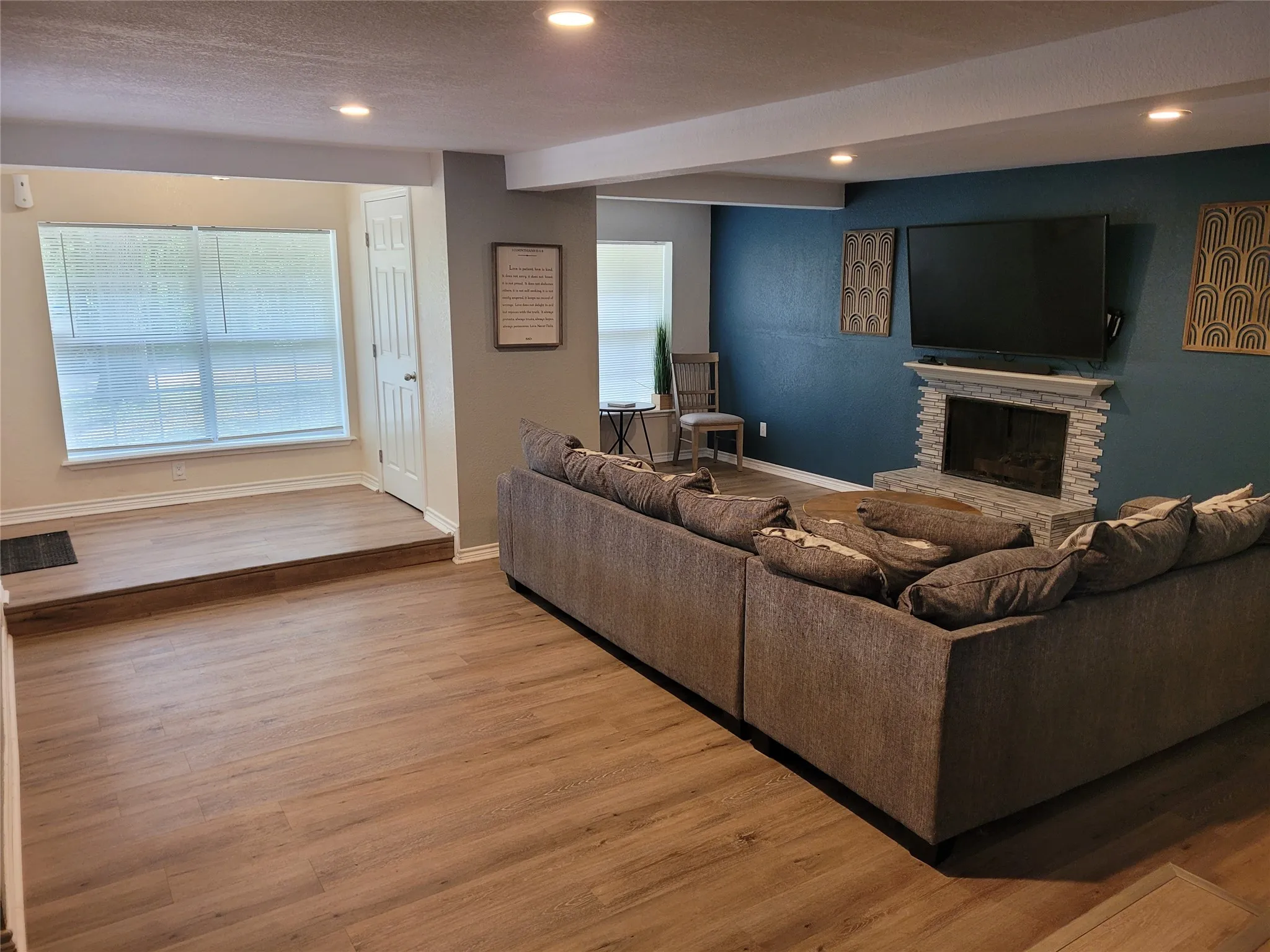 Single Family Residence For Sale in Henderson County , 116 Oak Haven Drive, Gun Barrel City, Texas 75156, 3 Bedroom, 2 Bathroom, 3 Garage spaces, 1,584 Sqft, built in 1980, Preowned, mls#21192087, Real Estate Agent in Gun Barrel City, Homes For Sale in Henderson county, Homes For Sale in Gun Barrel City, Realtor in Gun Barrel City Texas, Real Estate Brokerage Independent Realty Texas, Luminita Cordes Realtor
