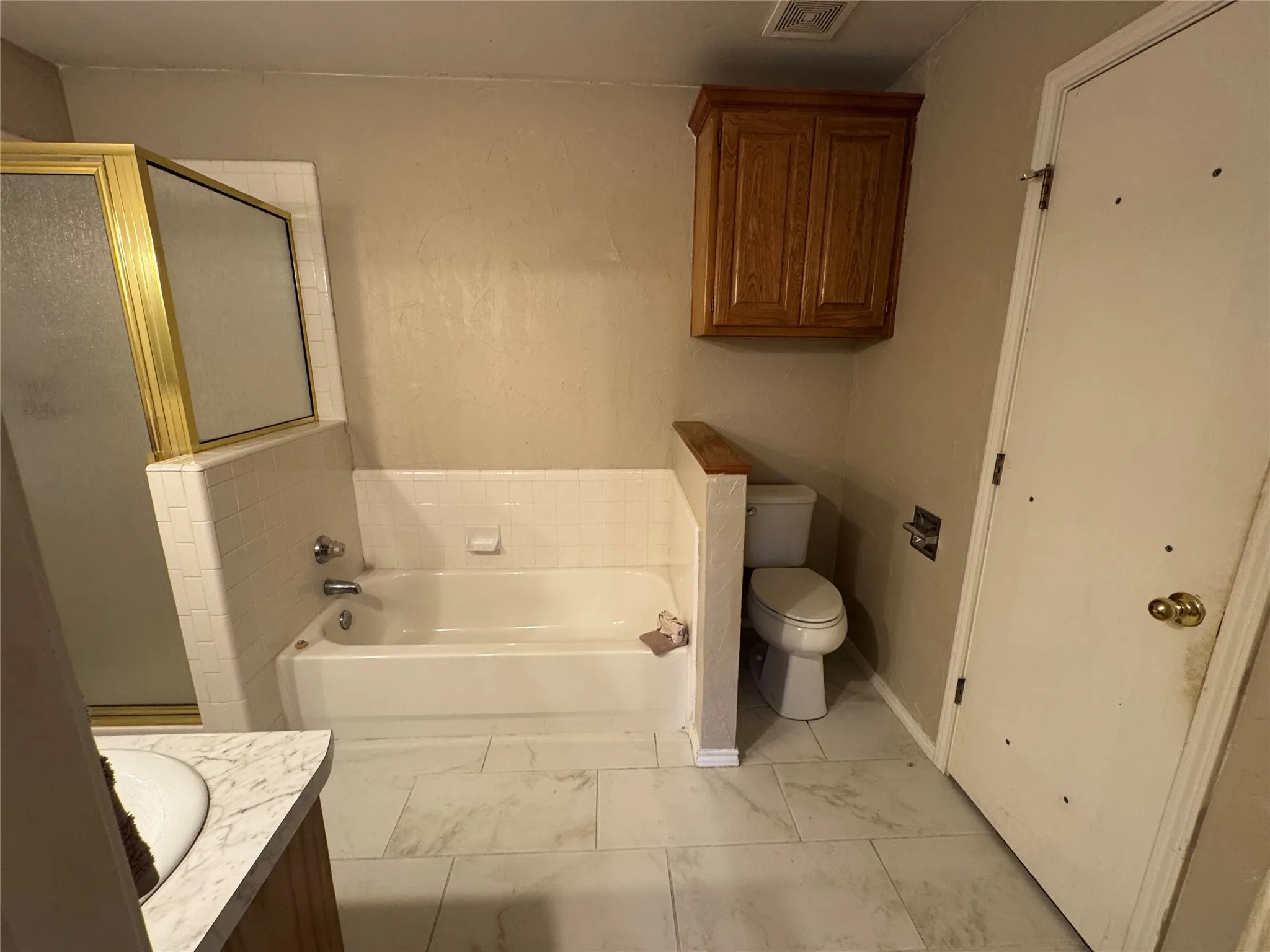 Single Family Residence For Sale in Hood County , 1526 Berry Patch Lane, Granbury, Texas 76048, 3 Bedroom, 2 Bathroom, 2 Garage spaces, 1,500 Sqft, built in 1996, mls#21192263, Real Estate Agent in Granbury, Homes For Sale in Hood county, Homes For Sale in Granbury, Realtor in Granbury Texas, Real Estate Brokerage Independent Realty Texas, Luminita Cordes Realtor