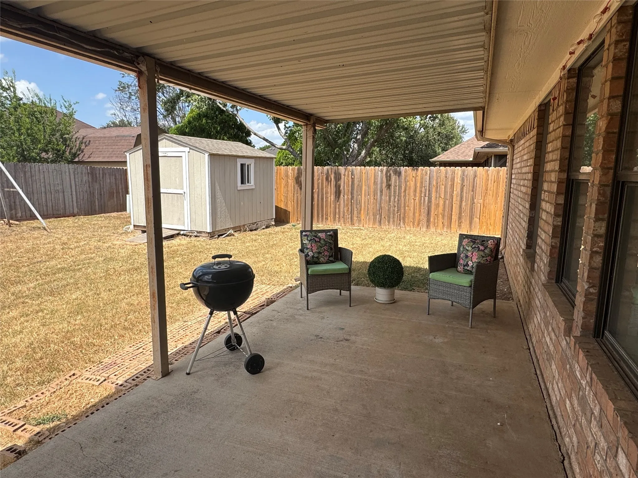 Full length back patio for entertaining