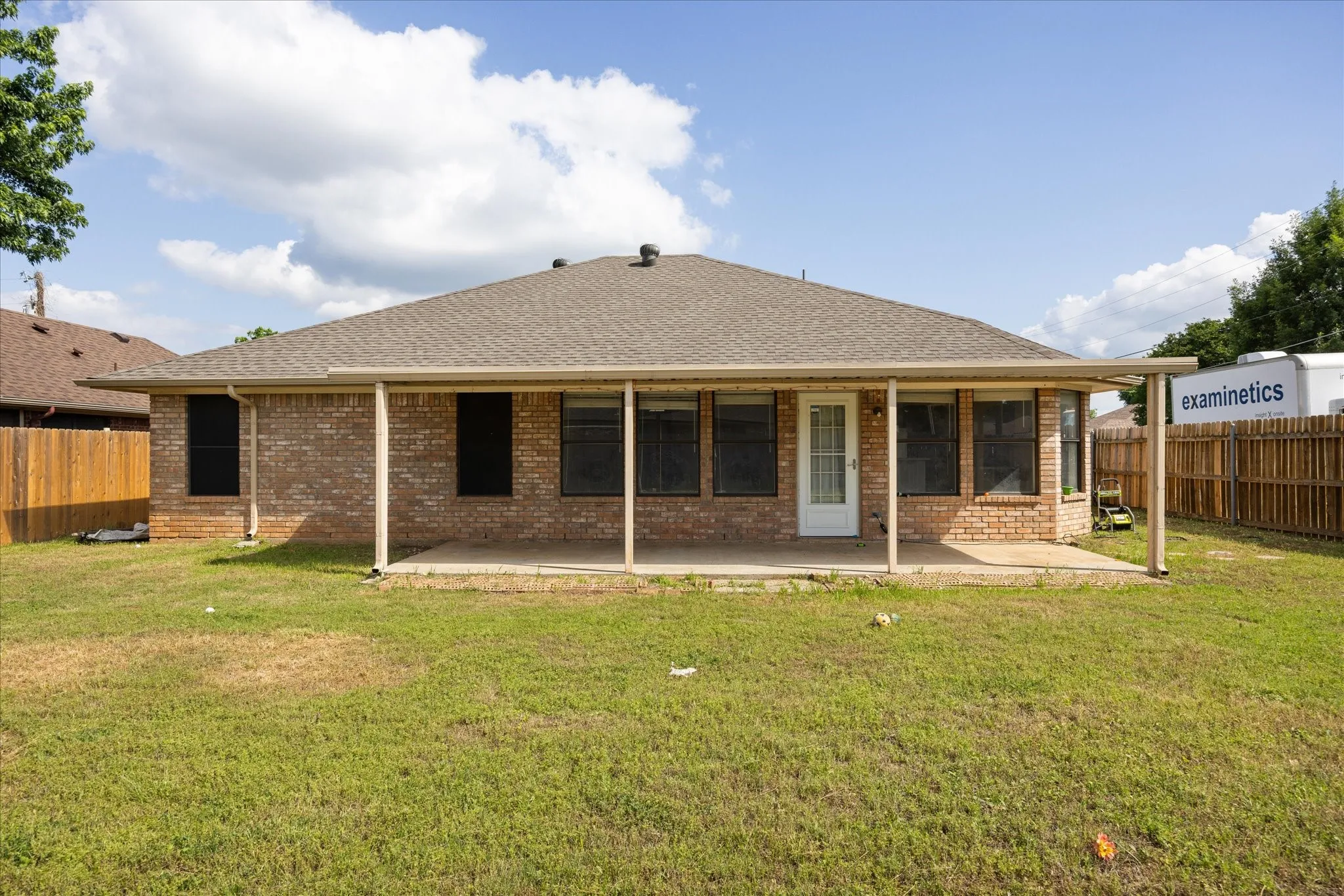 Single Family Residence For Sale in Hood County , 1526 Berry Patch Lane, Granbury, Texas 76048, 3 Bedroom, 2 Bathroom, 2 Garage spaces, 1,500 Sqft, built in 1996, mls#21192263, Real Estate Agent in Granbury, Homes For Sale in Hood county, Homes For Sale in Granbury, Realtor in Granbury Texas, Real Estate Brokerage Independent Realty Texas, Luminita Cordes Realtor