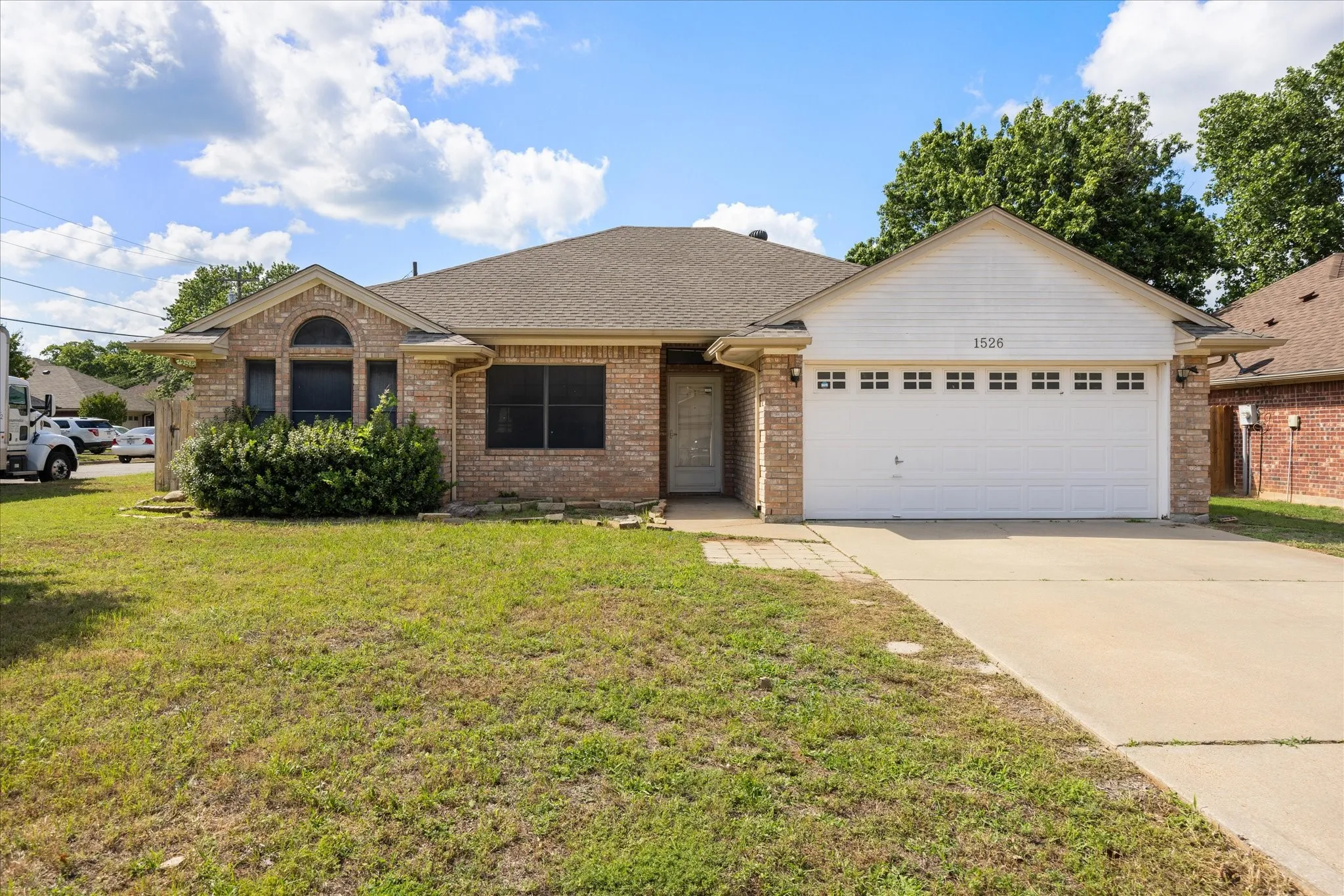 Single Family Residence For Sale in Hood County , 1526 Berry Patch Lane, Granbury, Texas 76048, 3 Bedroom, 2 Bathroom, 2 Garage spaces, 1,500 Sqft, built in 1996, mls#21192263, Real Estate Agent in Granbury, Homes For Sale in Hood county, Homes For Sale in Granbury, Realtor in Granbury Texas, Real Estate Brokerage Independent Realty Texas, Luminita Cordes Realtor