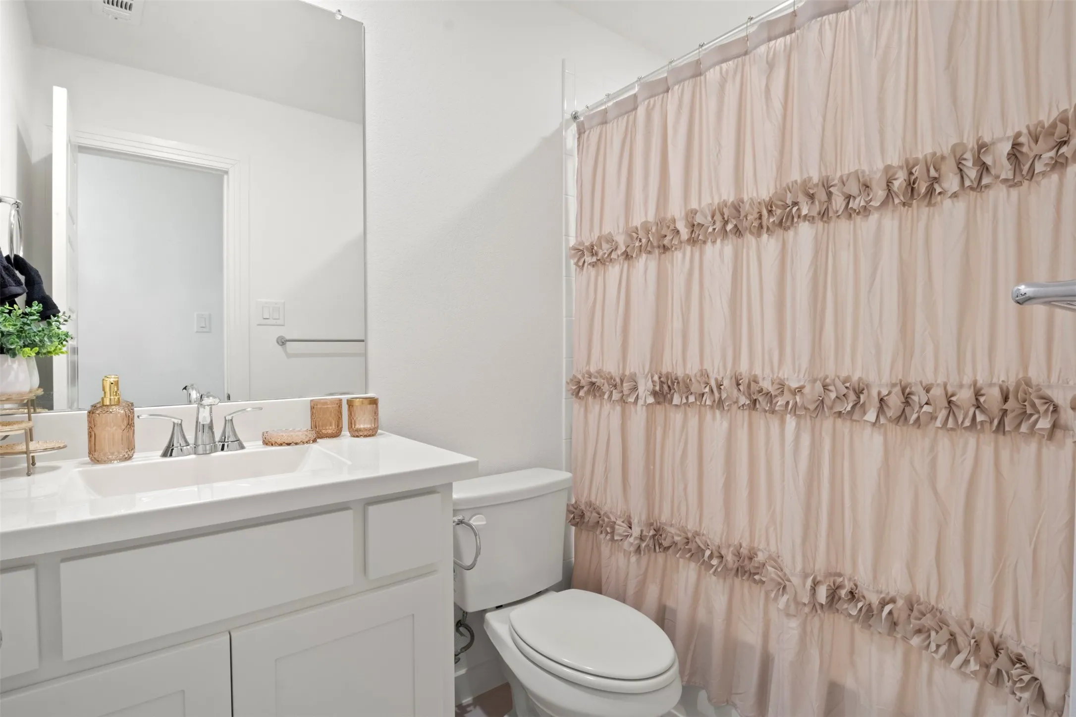 Single Family Residence For Sale in Denton County , 1909 Prickly Poppy Court, Aubrey, Texas 76227, 5 Bedroom, 5 Bathroom, 2 Garage spaces, 3,236 Sqft, built in 2024, Preowned, mls#21191071, Real Estate Agent in Aubrey, Homes For Sale in Denton county, Homes For Sale in Aubrey, Realtor in Aubrey Texas, Real Estate Brokerage Independent Realty Texas, Luminita Cordes Realtor