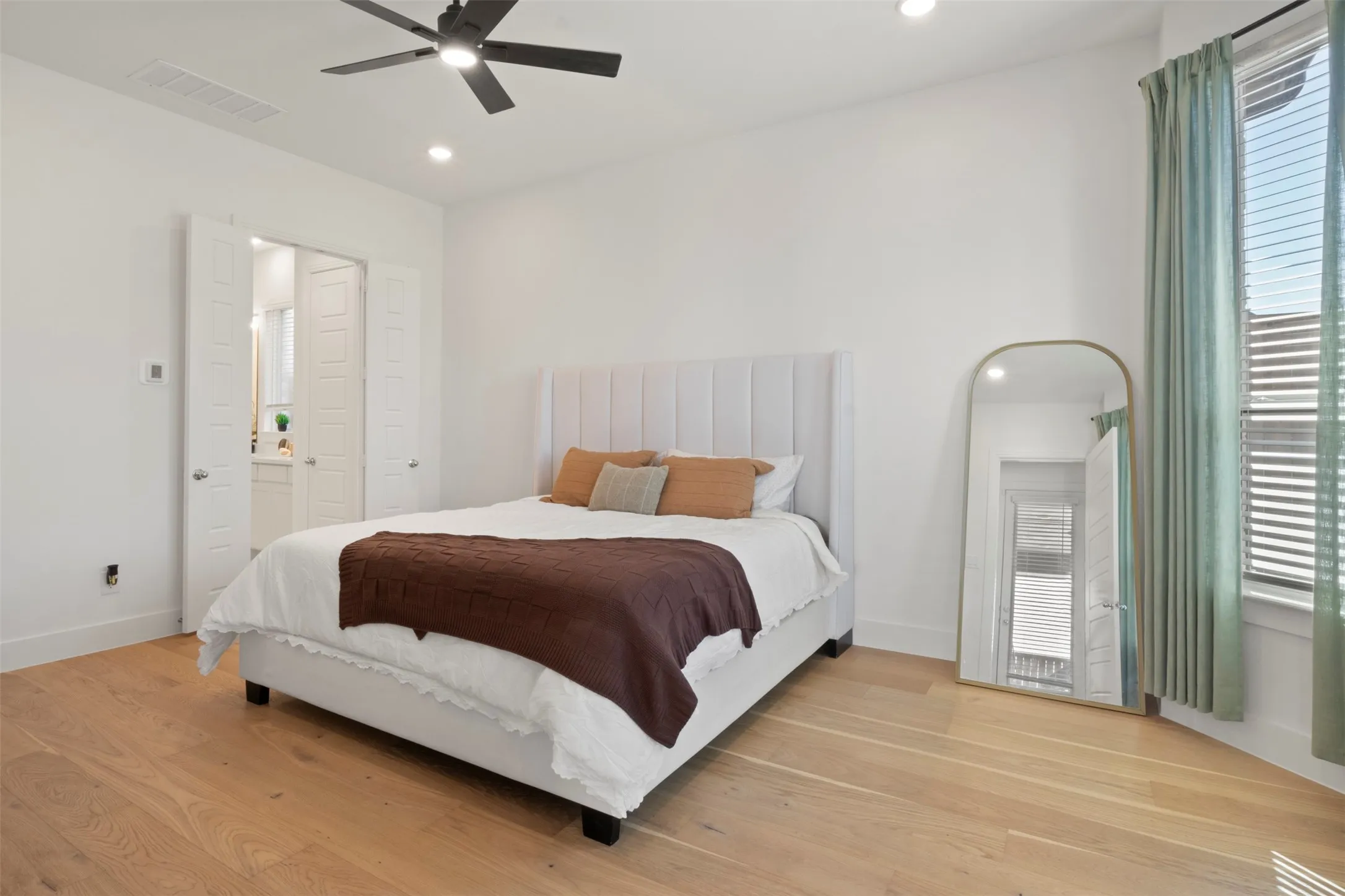 Single Family Residence For Sale in Denton County , 1909 Prickly Poppy Court, Aubrey, Texas 76227, 5 Bedroom, 5 Bathroom, 2 Garage spaces, 3,236 Sqft, built in 2024, Preowned, mls#21191071, Real Estate Agent in Aubrey, Homes For Sale in Denton county, Homes For Sale in Aubrey, Realtor in Aubrey Texas, Real Estate Brokerage Independent Realty Texas, Luminita Cordes Realtor