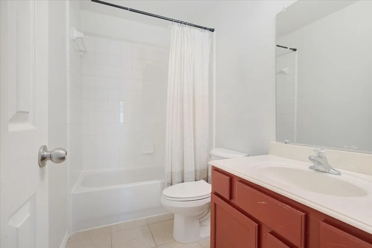 Hall Bath Upstairs