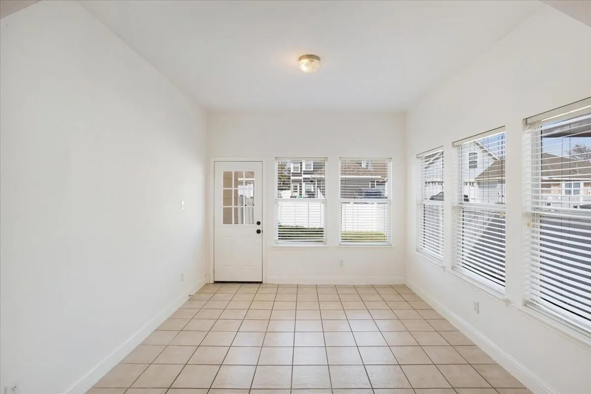 Single Family Residence For Sale in Denton County , 1805 Azalea Drive, Savannah, Texas 76227, 5 Bedroom, 3 Bathroom, 2 Garage spaces, 2,688 Sqft, built in 2005, Preowned, mls#21187256, Real Estate Agent in Savannah, Homes For Sale in Denton county, Homes For Sale in Savannah, Realtor in Savannah Texas, Real Estate Brokerage Independent Realty Texas, Luminita Cordes Realtor