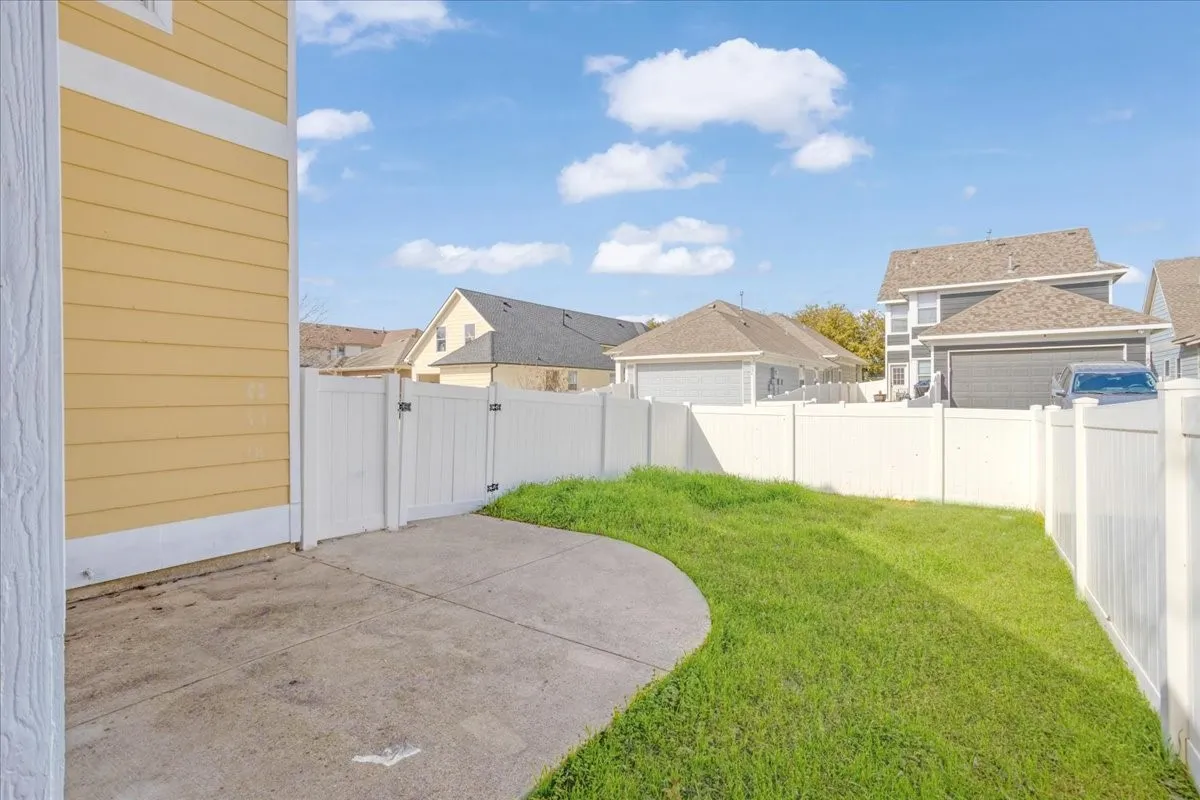Single Family Residence For Sale in Denton County , 1805 Azalea Drive, Savannah, Texas 76227, 5 Bedroom, 3 Bathroom, 2 Garage spaces, 2,688 Sqft, built in 2005, Preowned, mls#21187256, Real Estate Agent in Savannah, Homes For Sale in Denton county, Homes For Sale in Savannah, Realtor in Savannah Texas, Real Estate Brokerage Independent Realty Texas, Luminita Cordes Realtor
