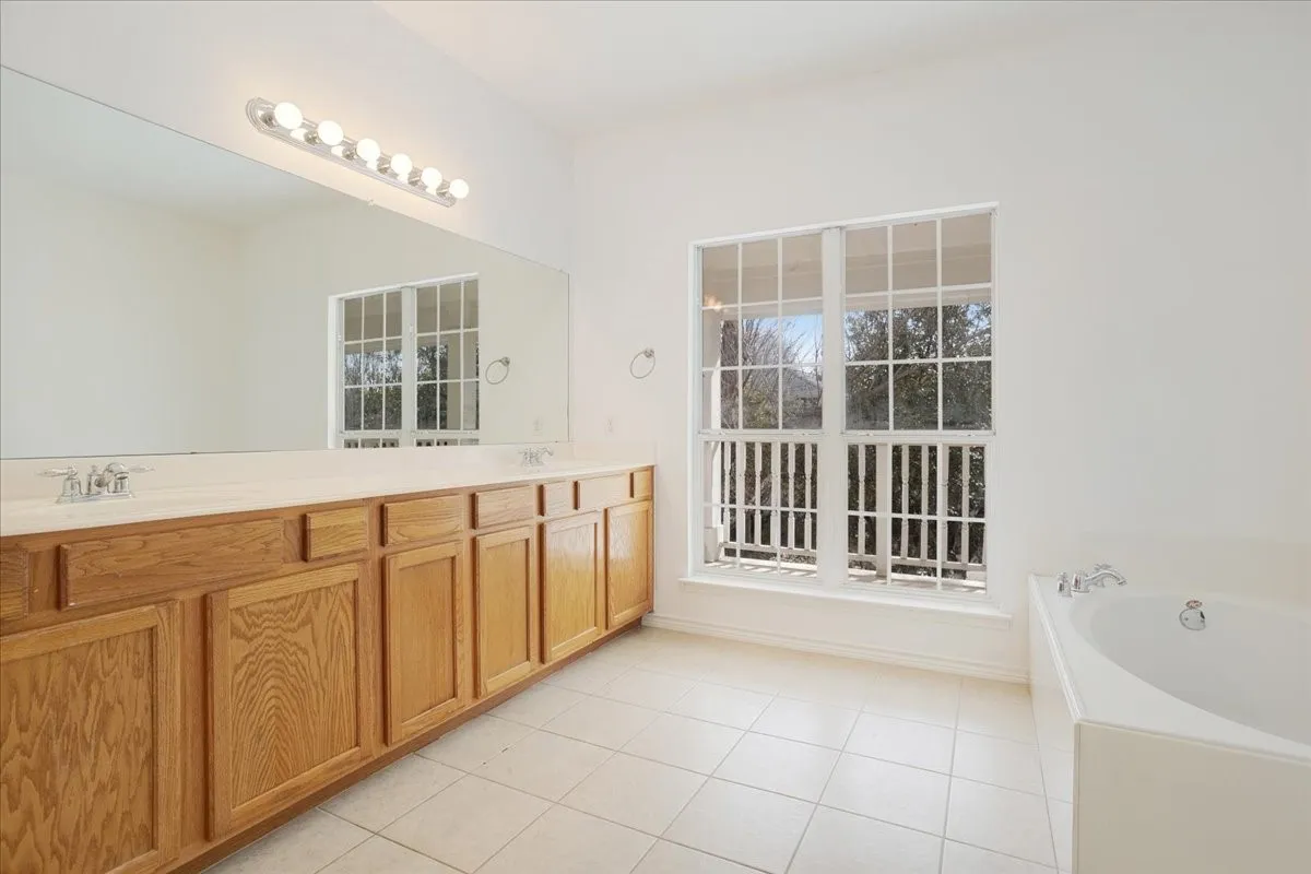 Single Family Residence For Sale in Denton County , 1805 Azalea Drive, Savannah, Texas 76227, 5 Bedroom, 3 Bathroom, 2 Garage spaces, 2,688 Sqft, built in 2005, Preowned, mls#21187256, Real Estate Agent in Savannah, Homes For Sale in Denton county, Homes For Sale in Savannah, Realtor in Savannah Texas, Real Estate Brokerage Independent Realty Texas, Luminita Cordes Realtor