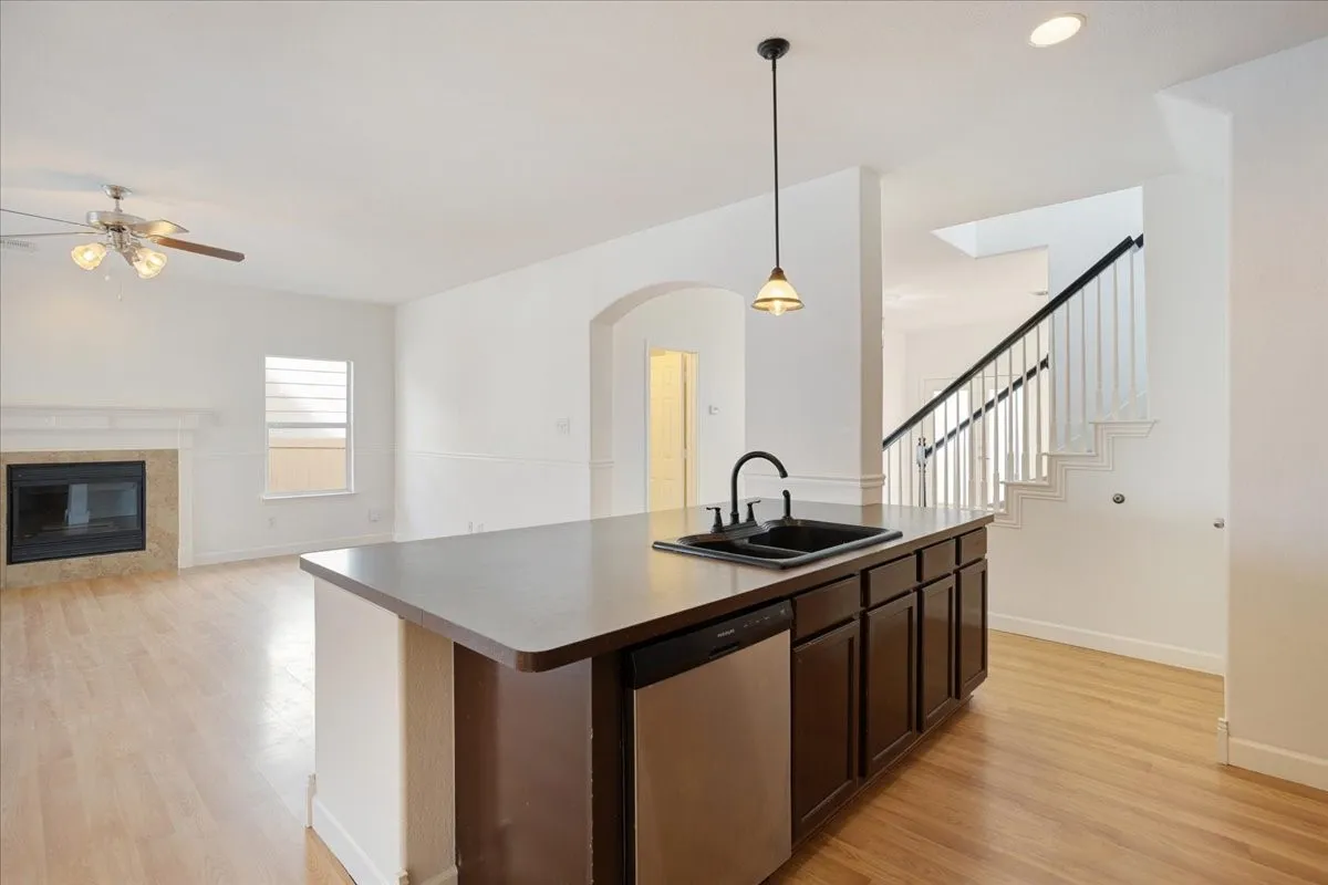 Single Family Residence For Sale in Denton County , 1805 Azalea Drive, Savannah, Texas 76227, 5 Bedroom, 3 Bathroom, 2 Garage spaces, 2,688 Sqft, built in 2005, Preowned, mls#21187256, Real Estate Agent in Savannah, Homes For Sale in Denton county, Homes For Sale in Savannah, Realtor in Savannah Texas, Real Estate Brokerage Independent Realty Texas, Luminita Cordes Realtor