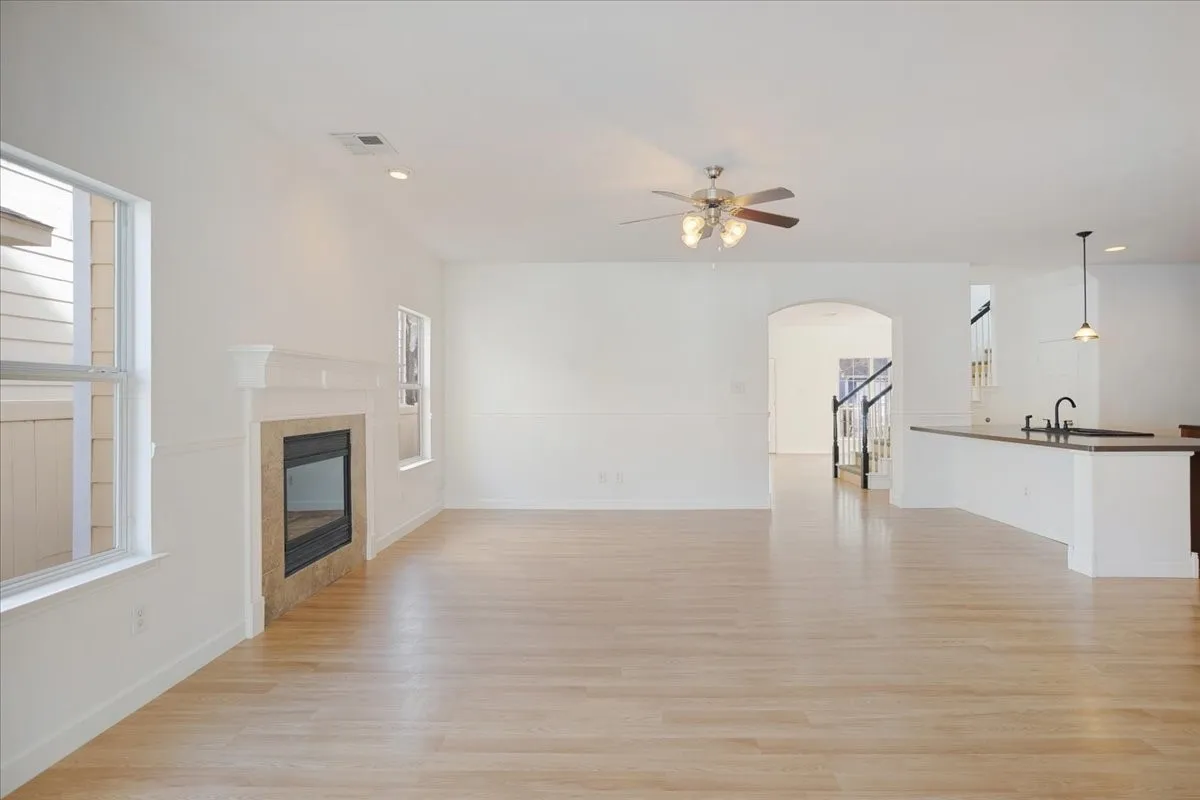 Single Family Residence For Sale in Denton County , 1805 Azalea Drive, Savannah, Texas 76227, 5 Bedroom, 3 Bathroom, 2 Garage spaces, 2,688 Sqft, built in 2005, Preowned, mls#21187256, Real Estate Agent in Savannah, Homes For Sale in Denton county, Homes For Sale in Savannah, Realtor in Savannah Texas, Real Estate Brokerage Independent Realty Texas, Luminita Cordes Realtor